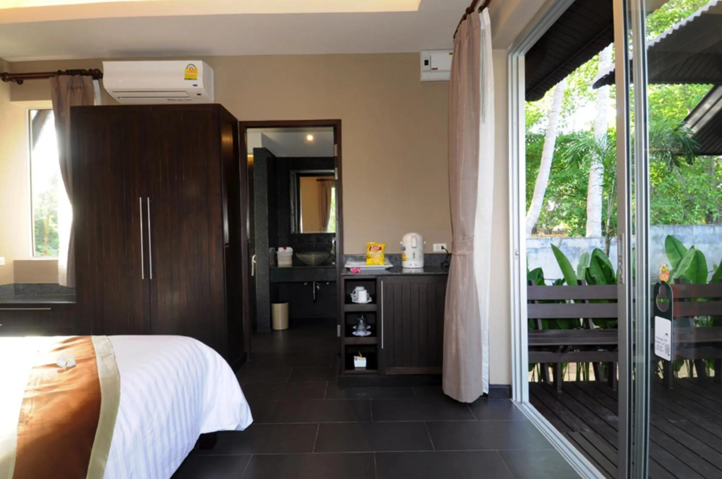 Bedroom, Bed in Clean Beach Resort