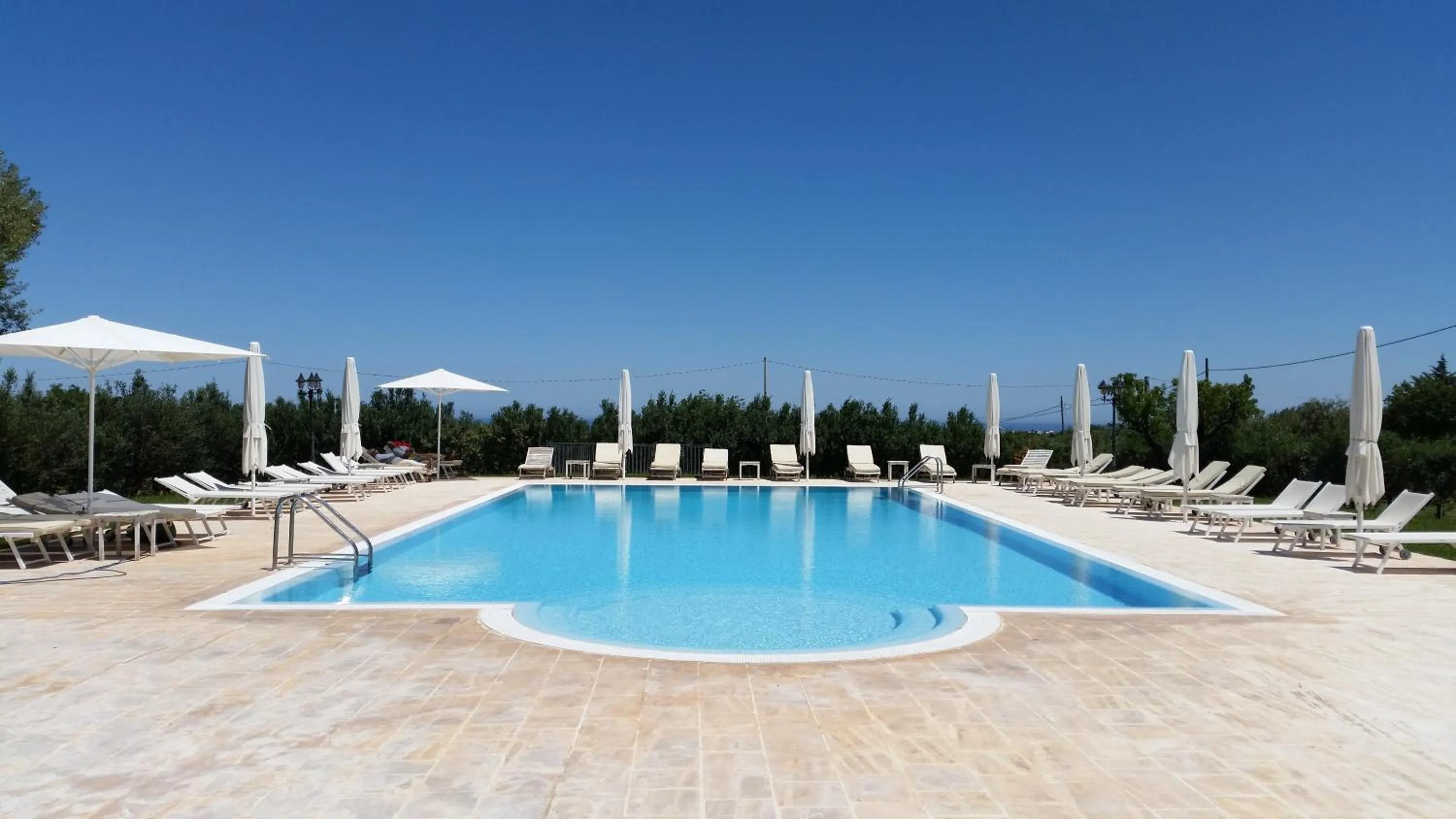 Swimming pool in Masseria Salamina