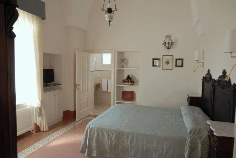 Photo of the whole room in Masseria Salamina