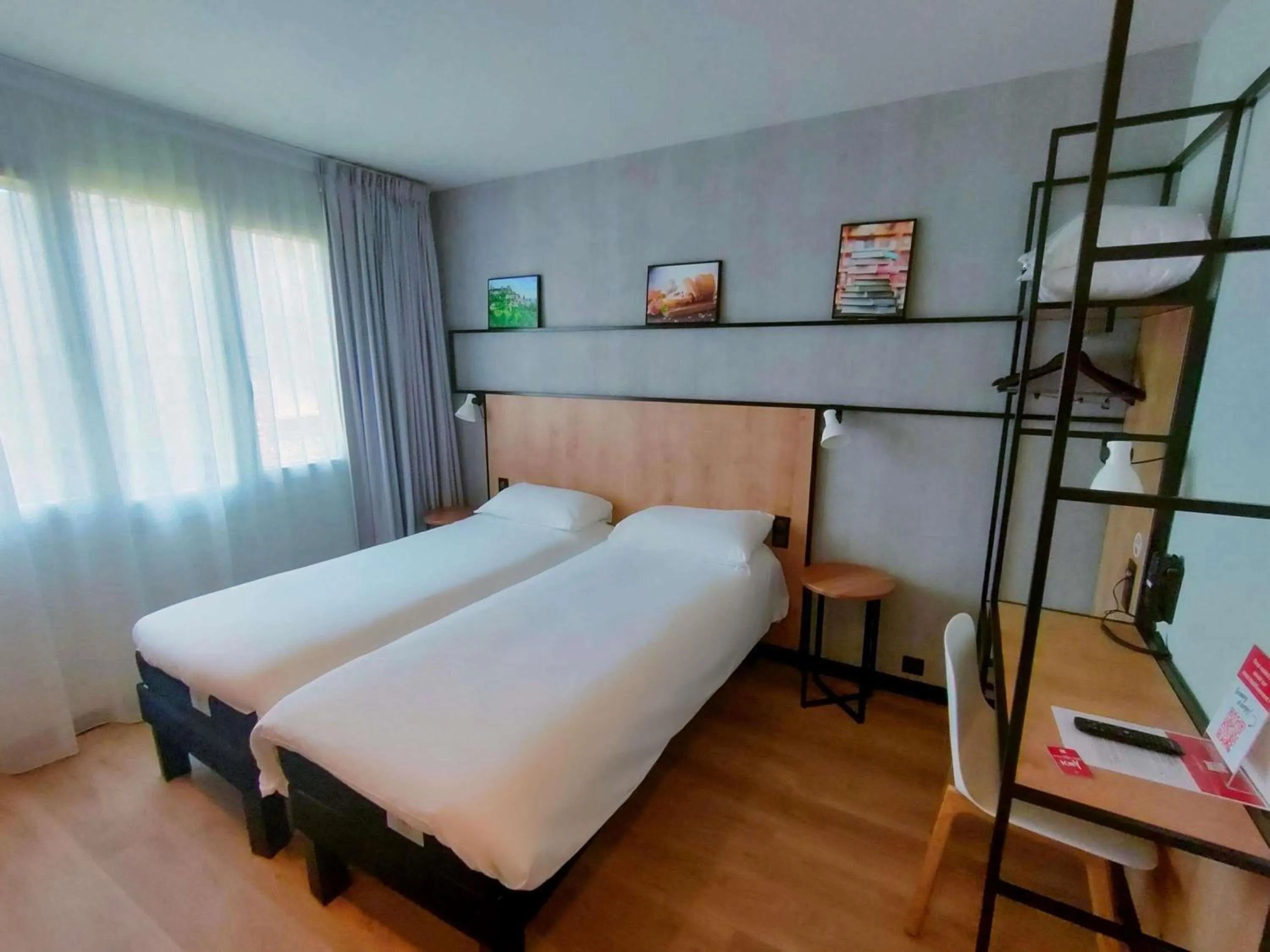 Bedroom, Bed in Ibis Brive Centre