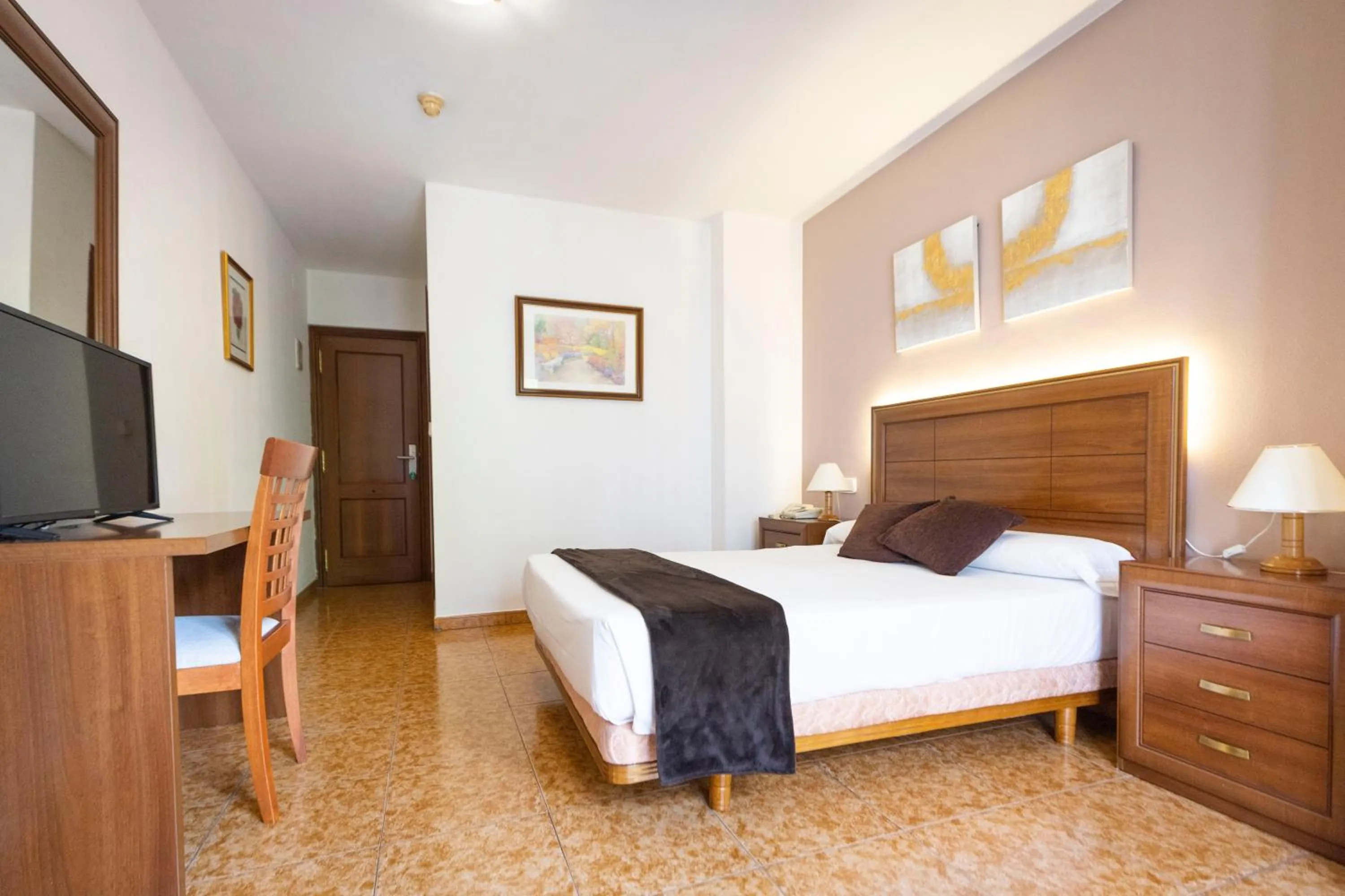 Bedroom, Bed in Hotel Madrid