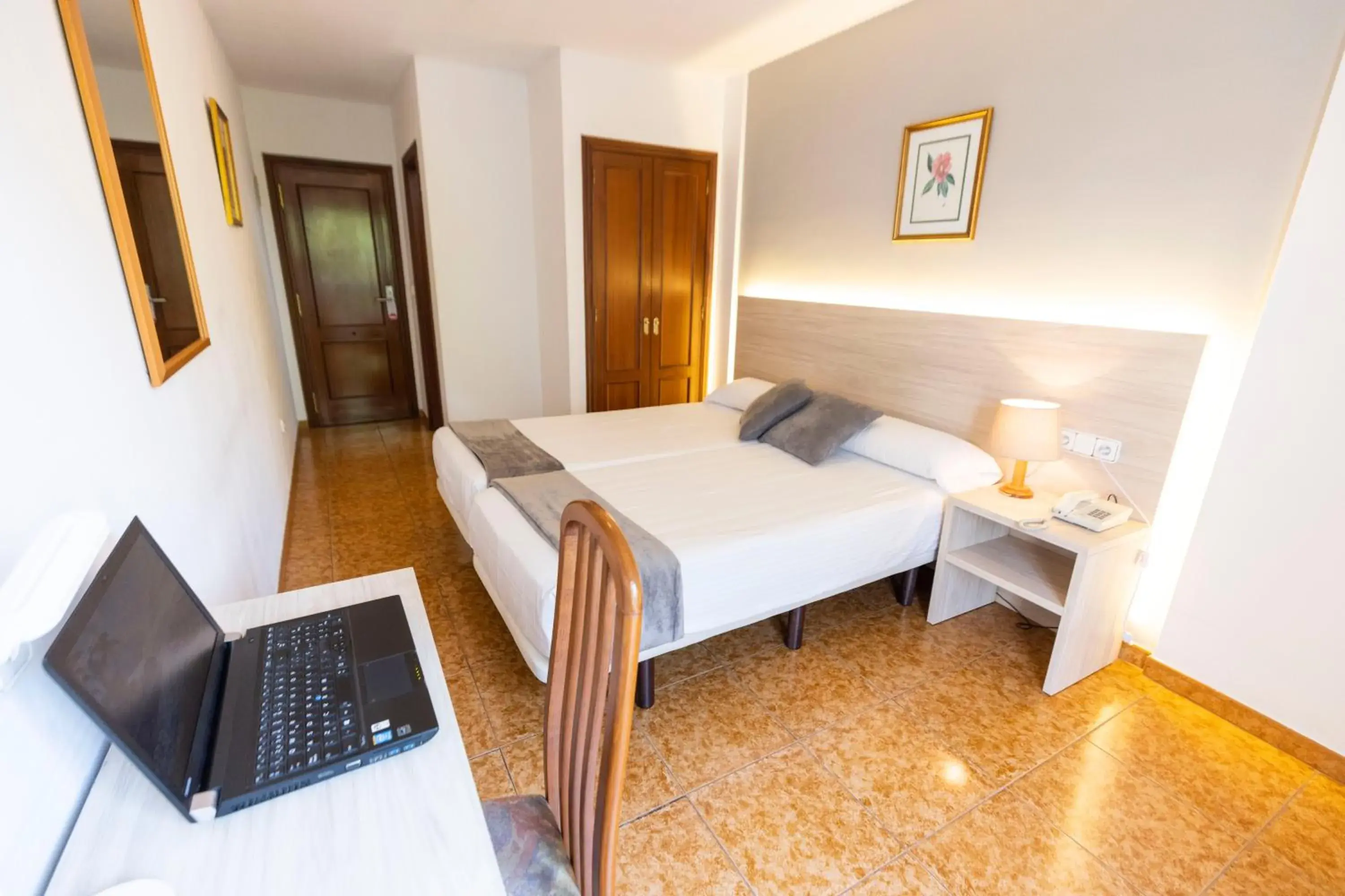 Twin Room in Hotel Madrid Twin Room in Hotel Madrid