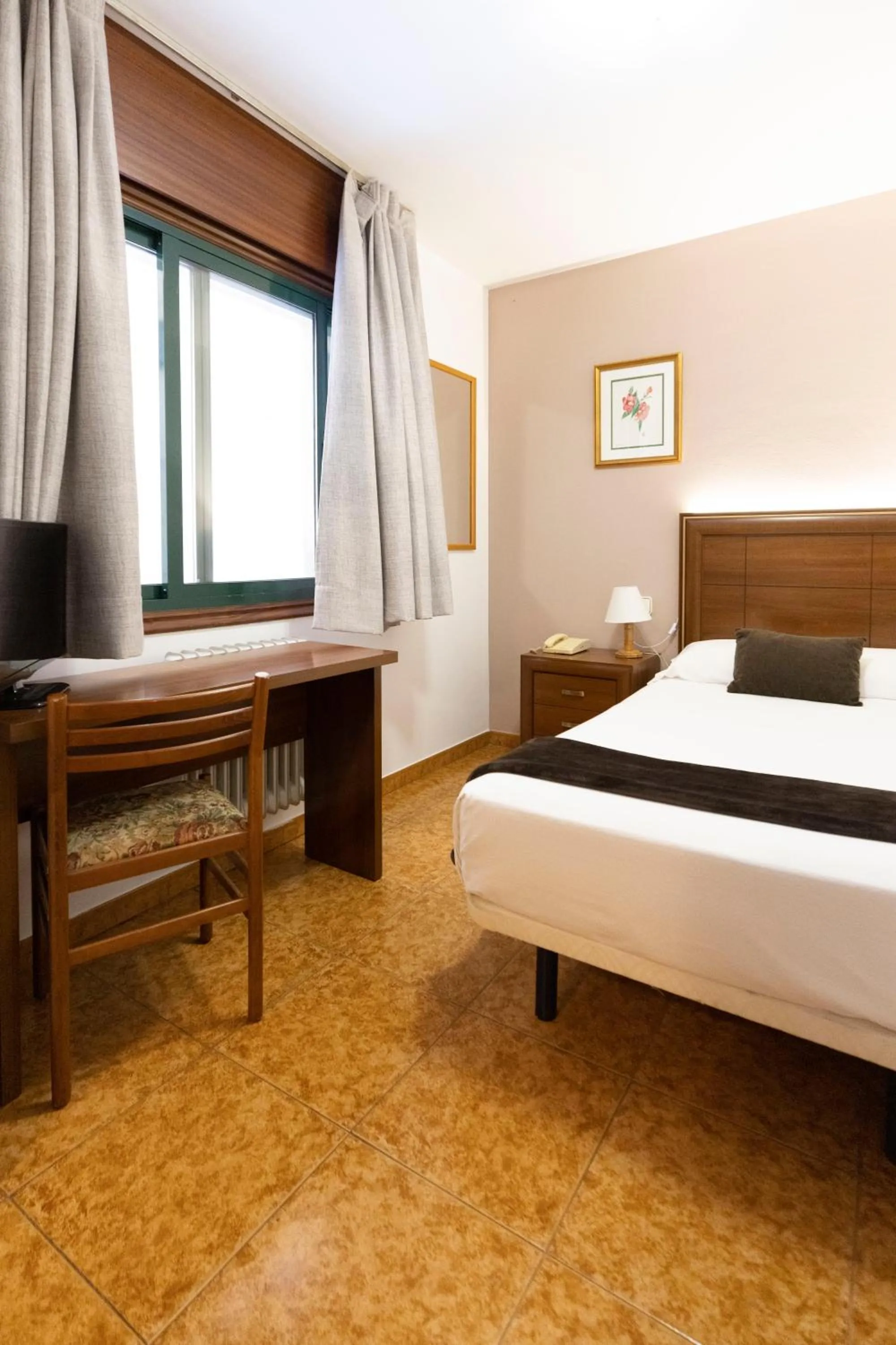 Bedroom, Bed in Hotel Madrid