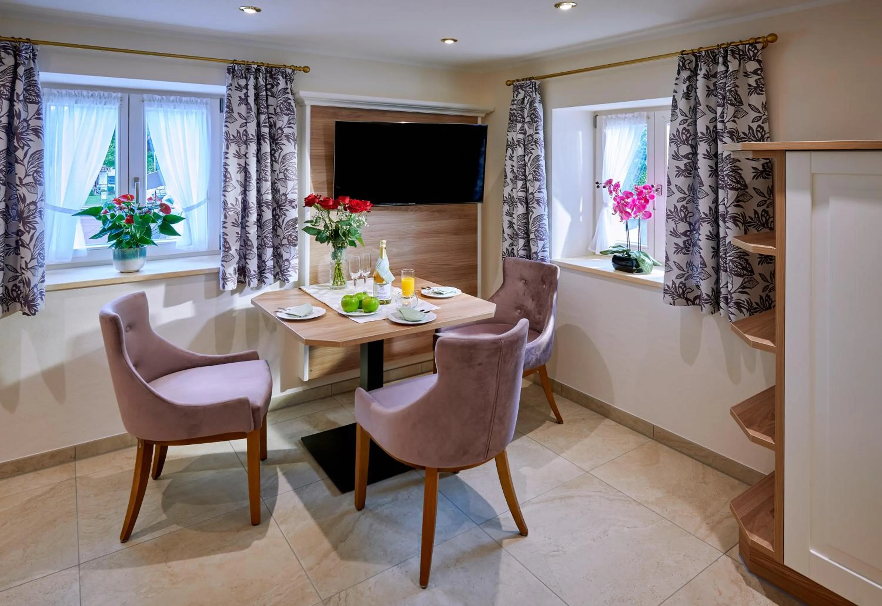 Dining area in Ferienwohnungen im Bonnschloessl