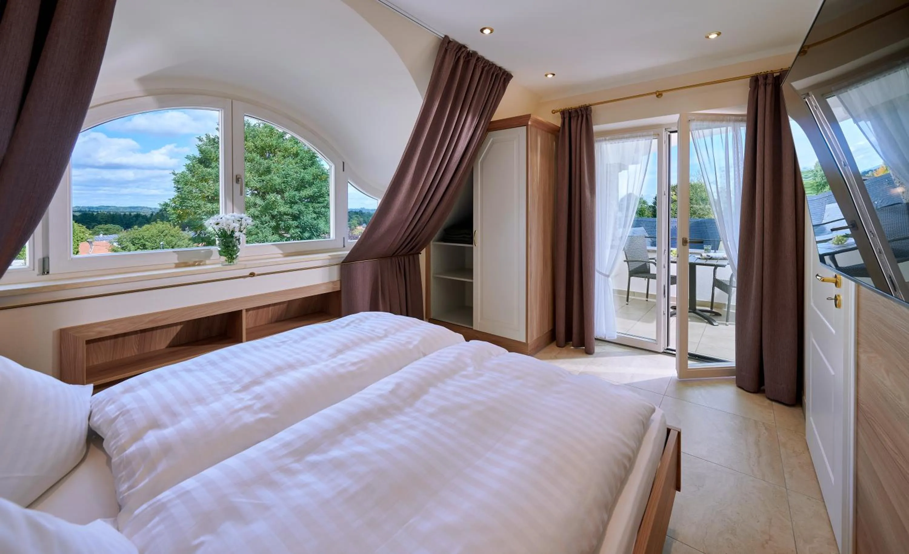 Bedroom, Bed in Ferienwohnungen im Bonnschloessl