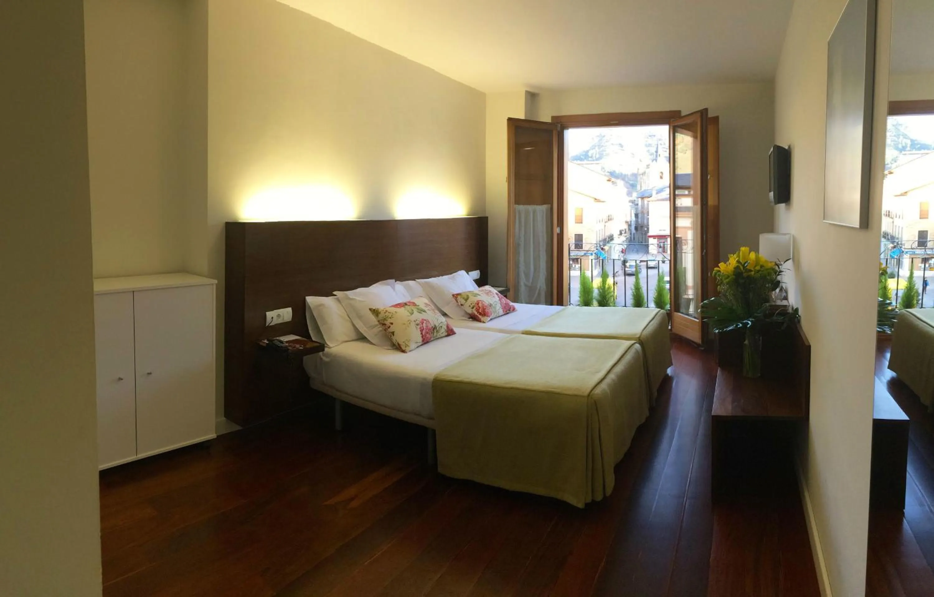 Bedroom, Bed in Plaza Mayor