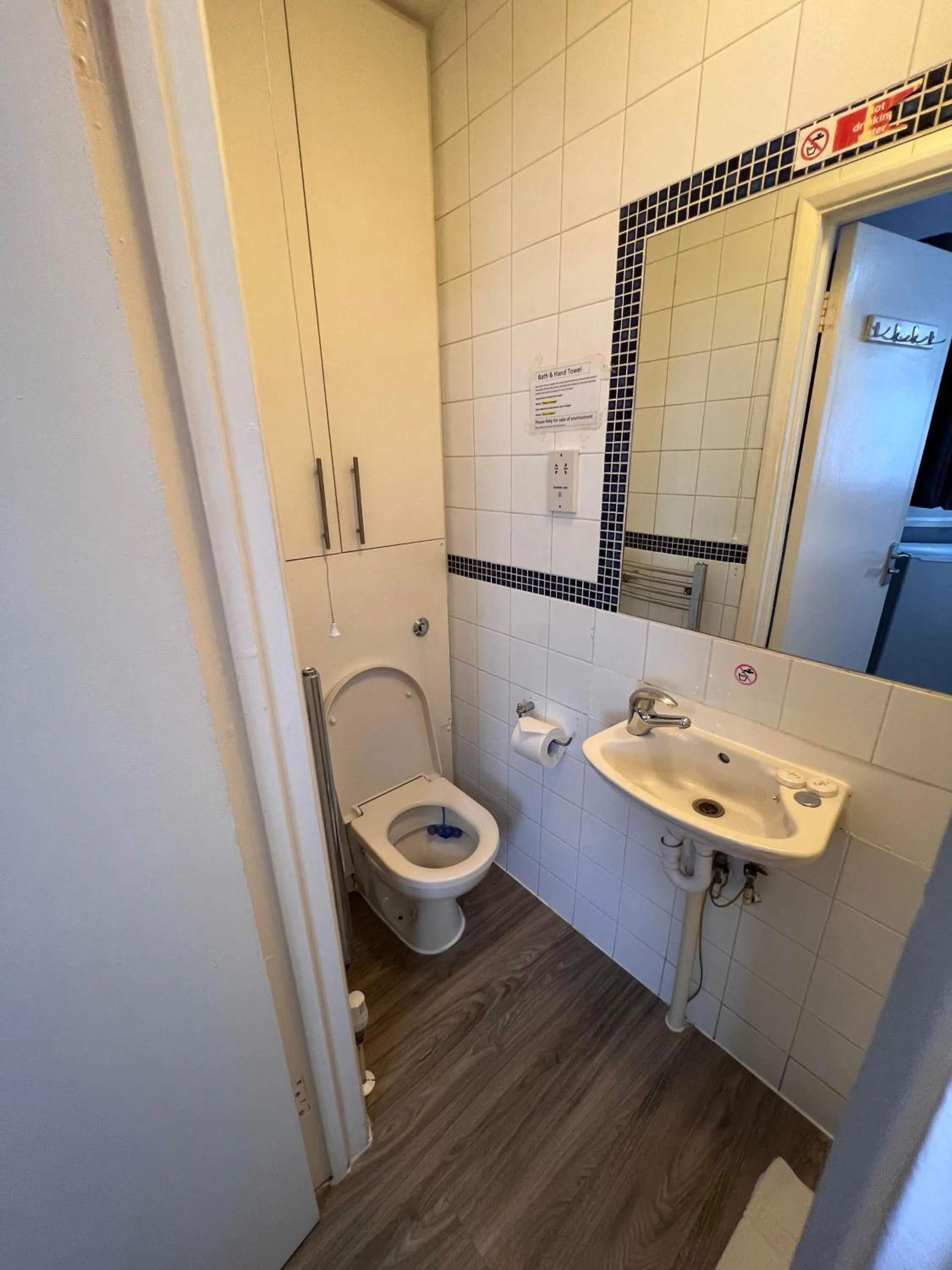 Shower in The Commongate Hotels