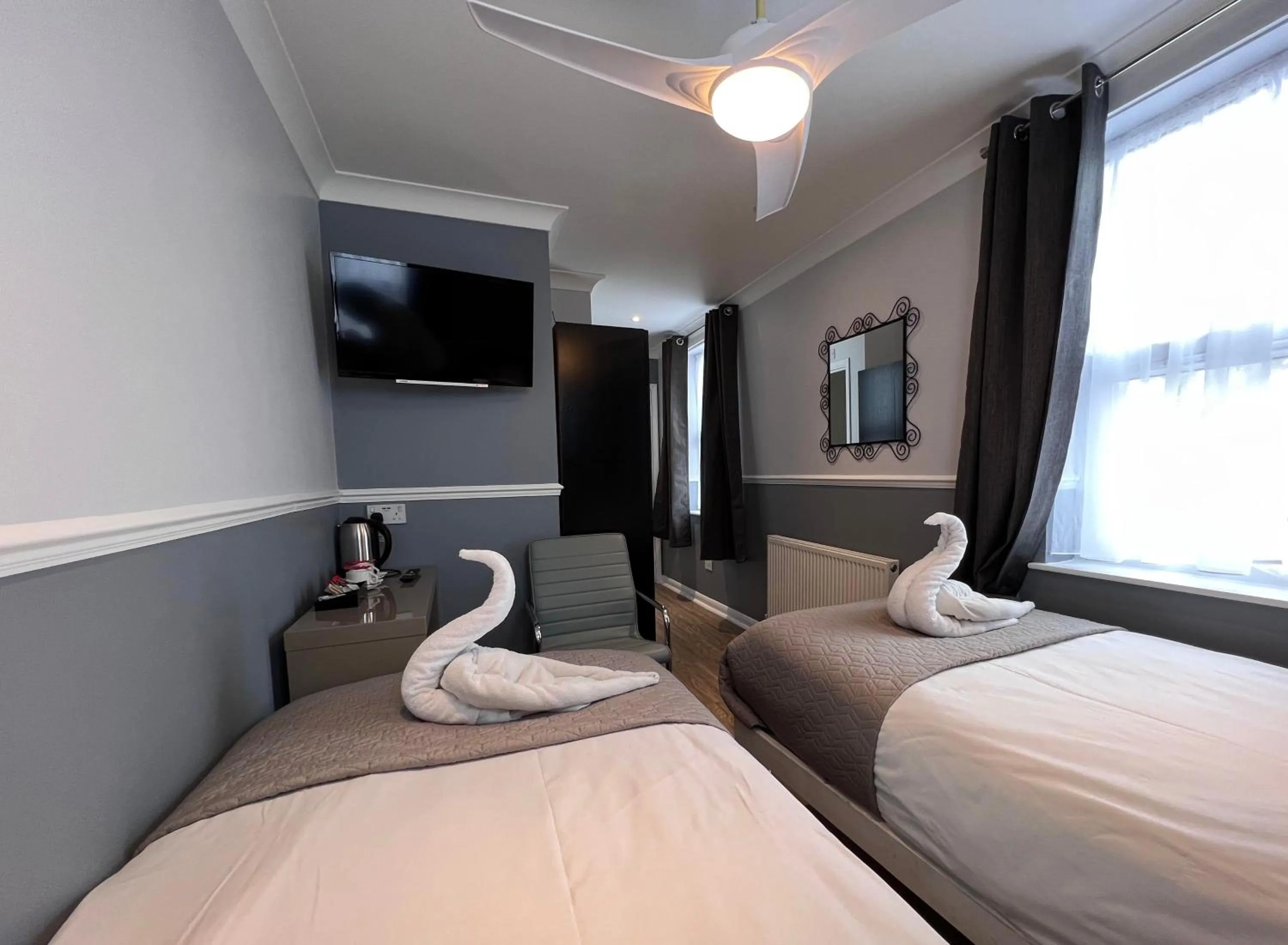 Bed in The Commongate Hotels