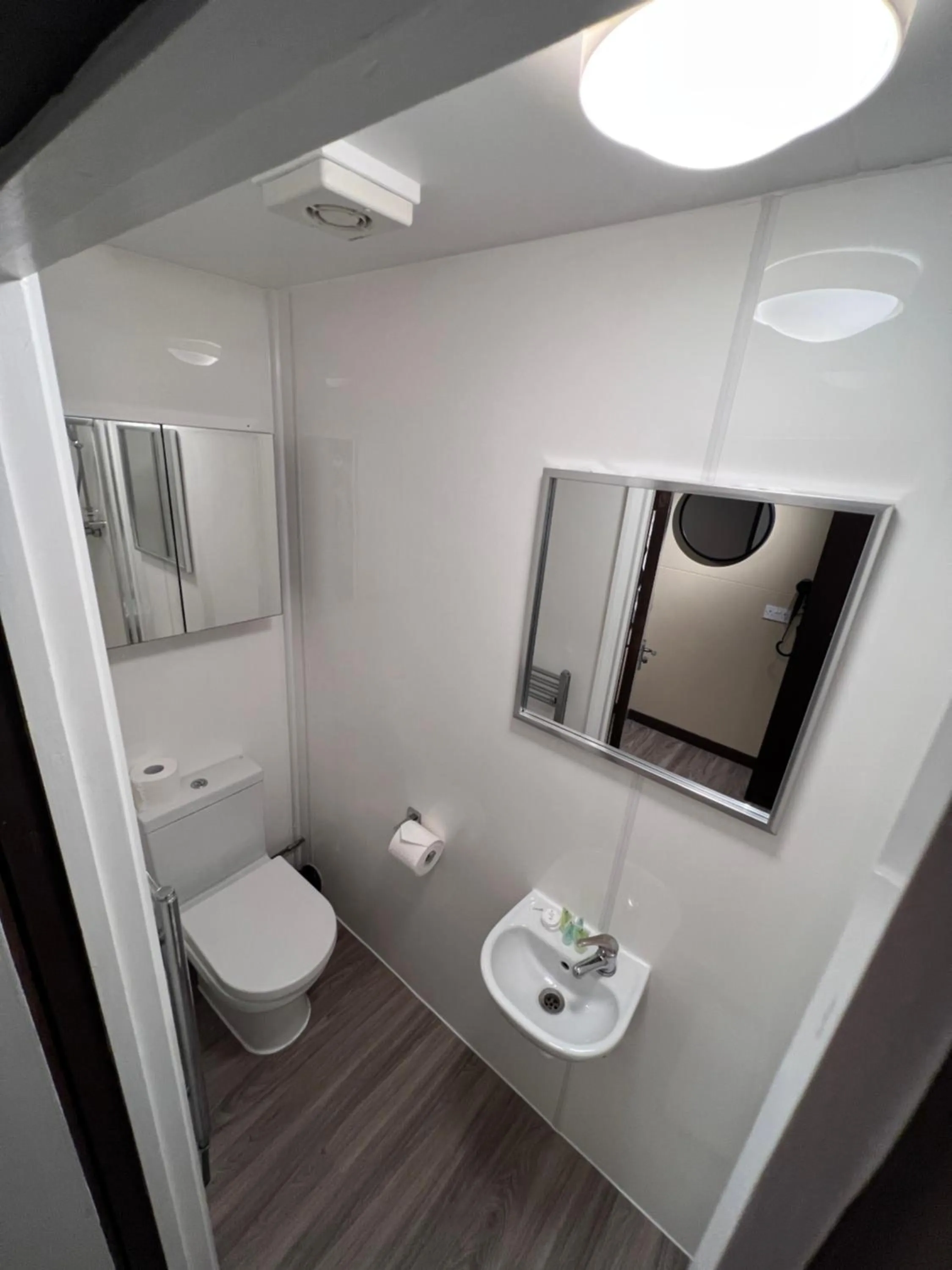 Shower in The Commongate Hotels