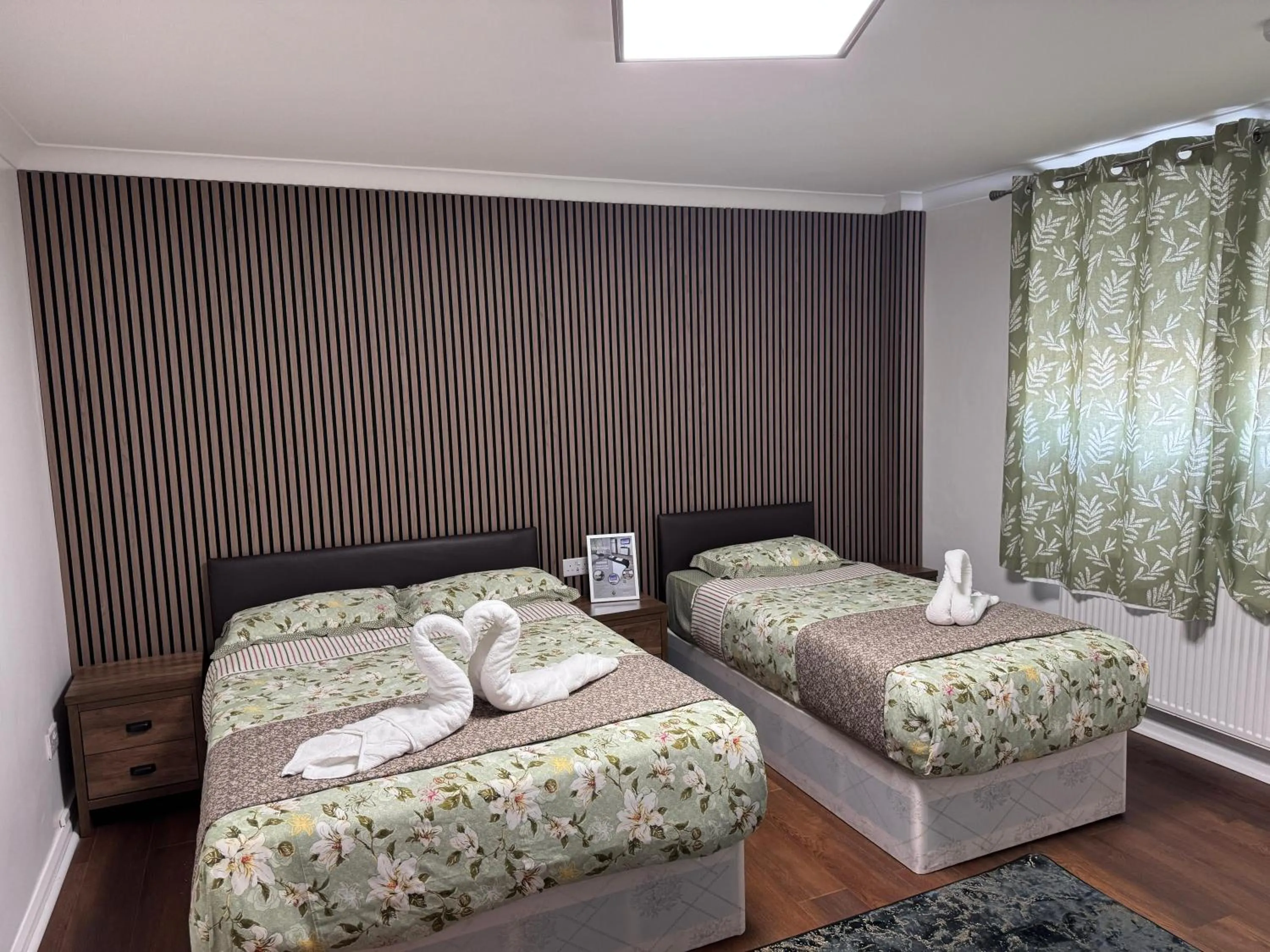 Bed in The Commongate Hotels