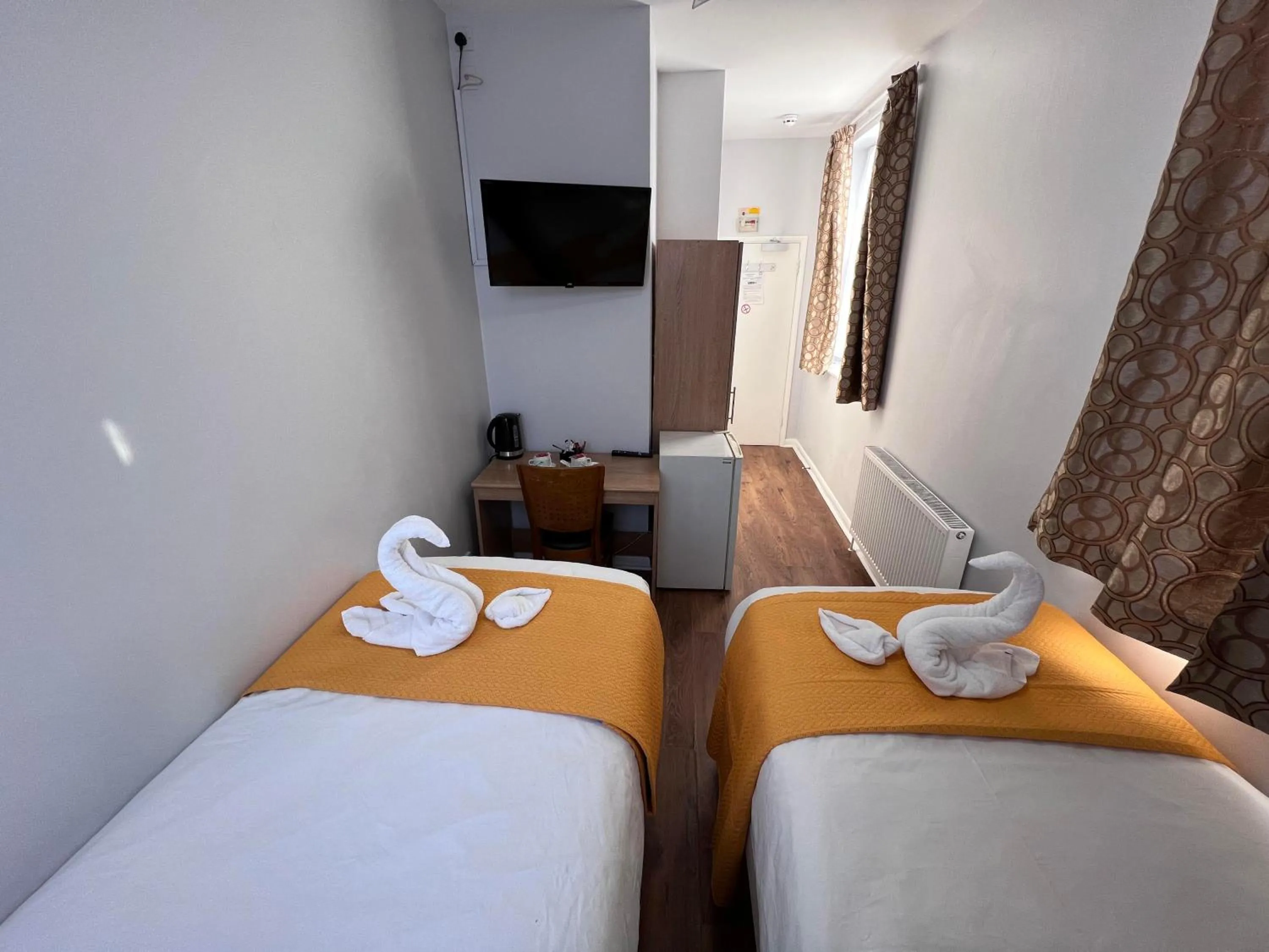 Bed in The Commongate Hotels