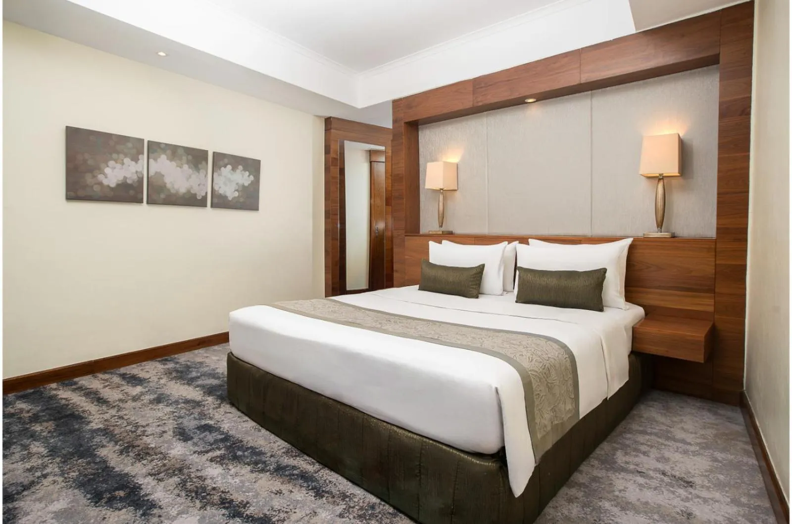 Bed in Aryaduta Medan