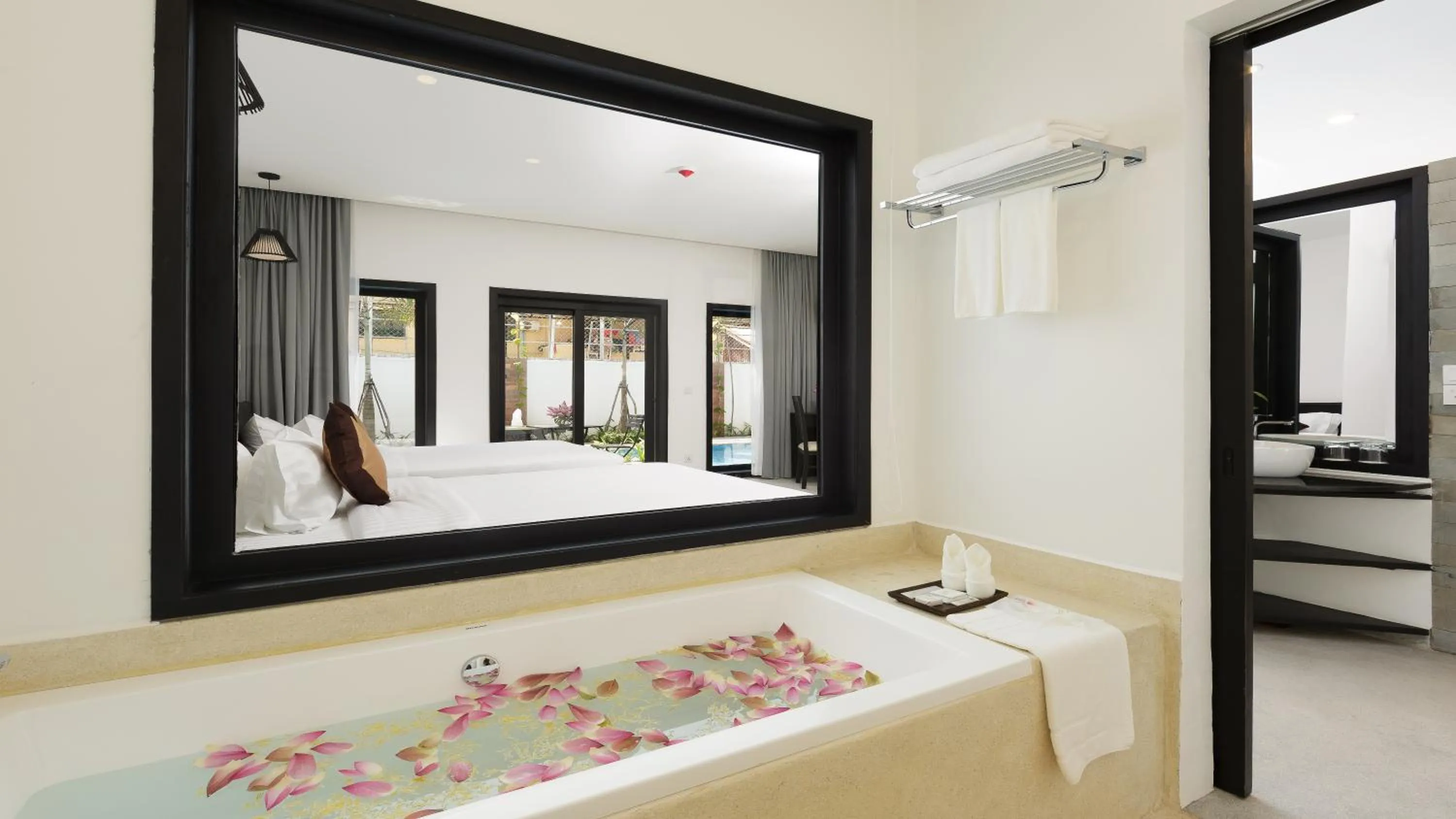 Bathroom, Bed in Aroma Angkor Boutique Hotel