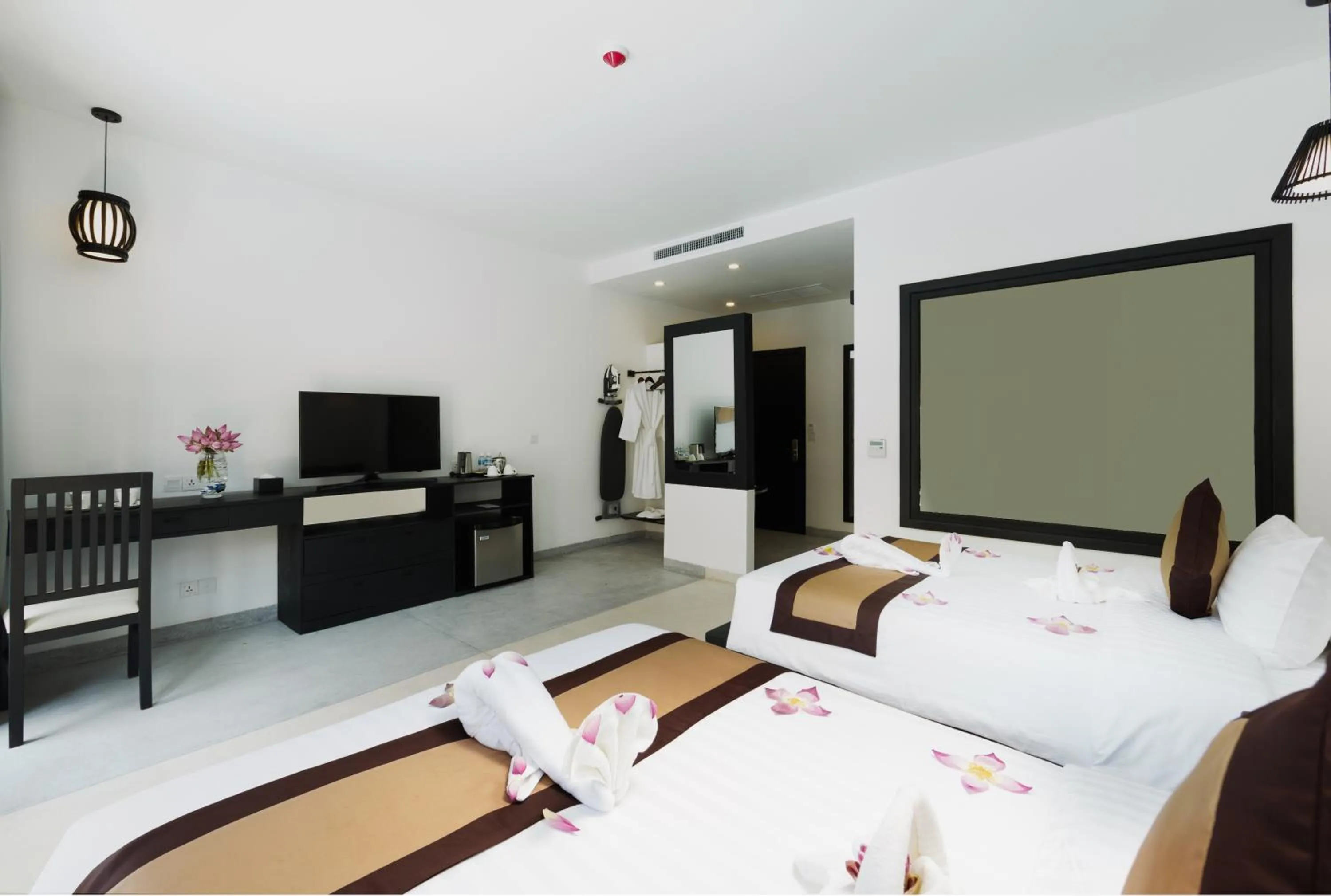 Photo of the whole room, Bed in Aroma Angkor Boutique Hotel