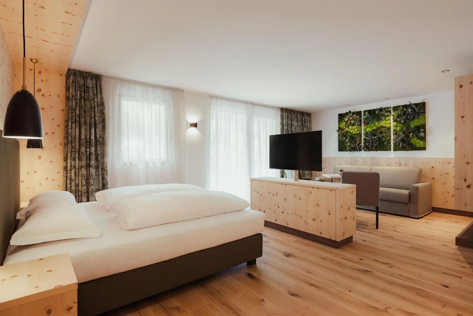 Photo of the whole room, Bed in Hotel Digon