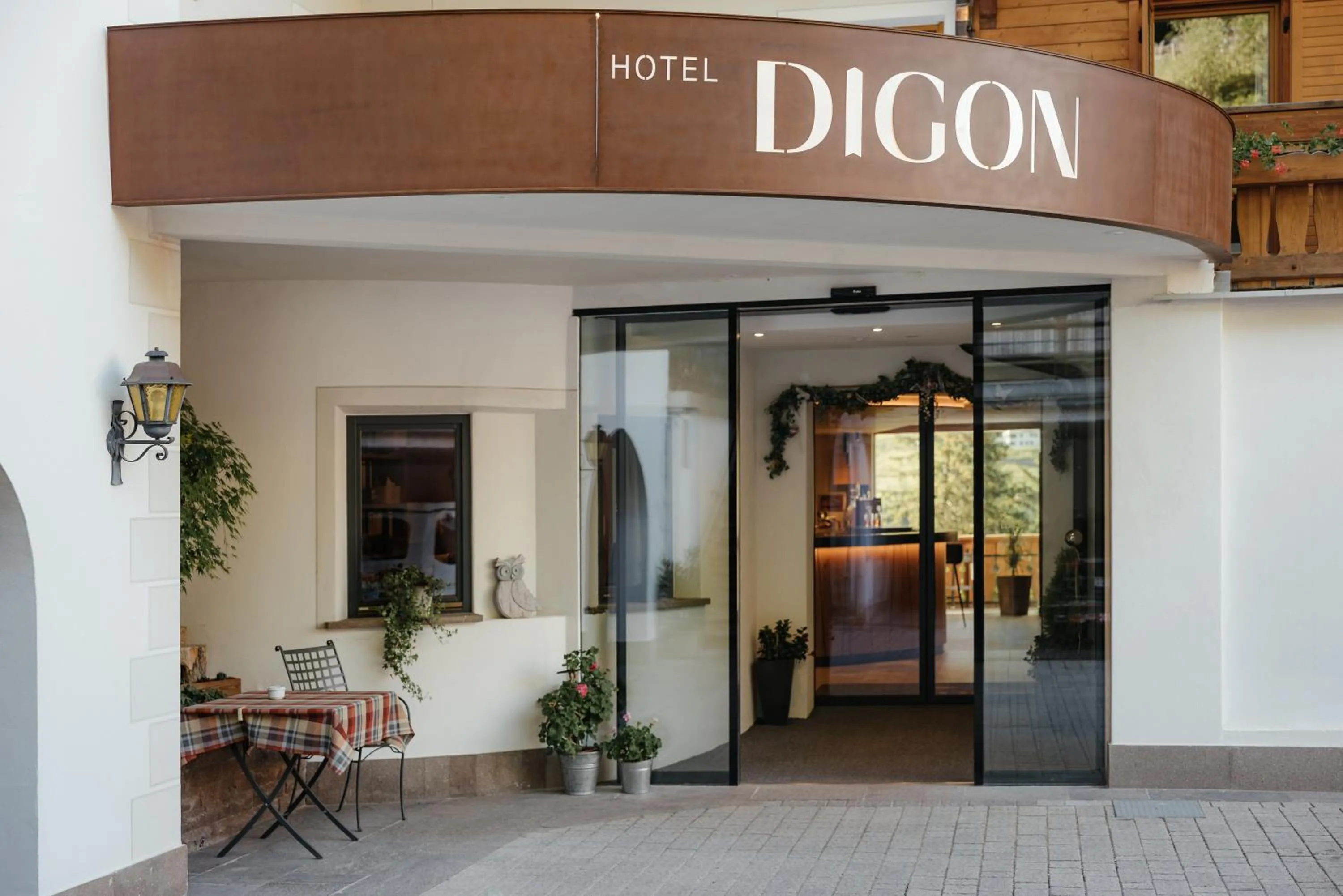 Property building in Hotel Digon