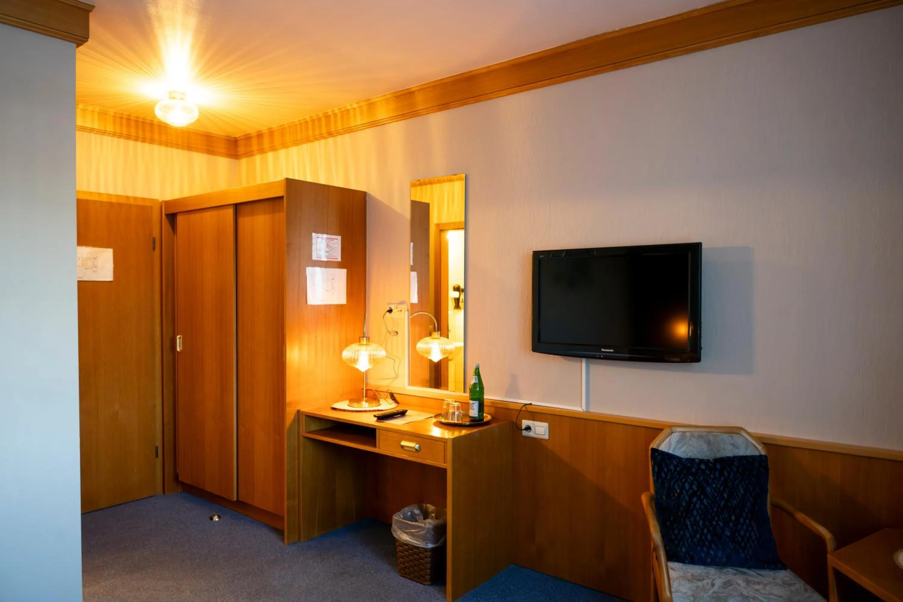 Bedroom in Hotel Gülser Weinstube