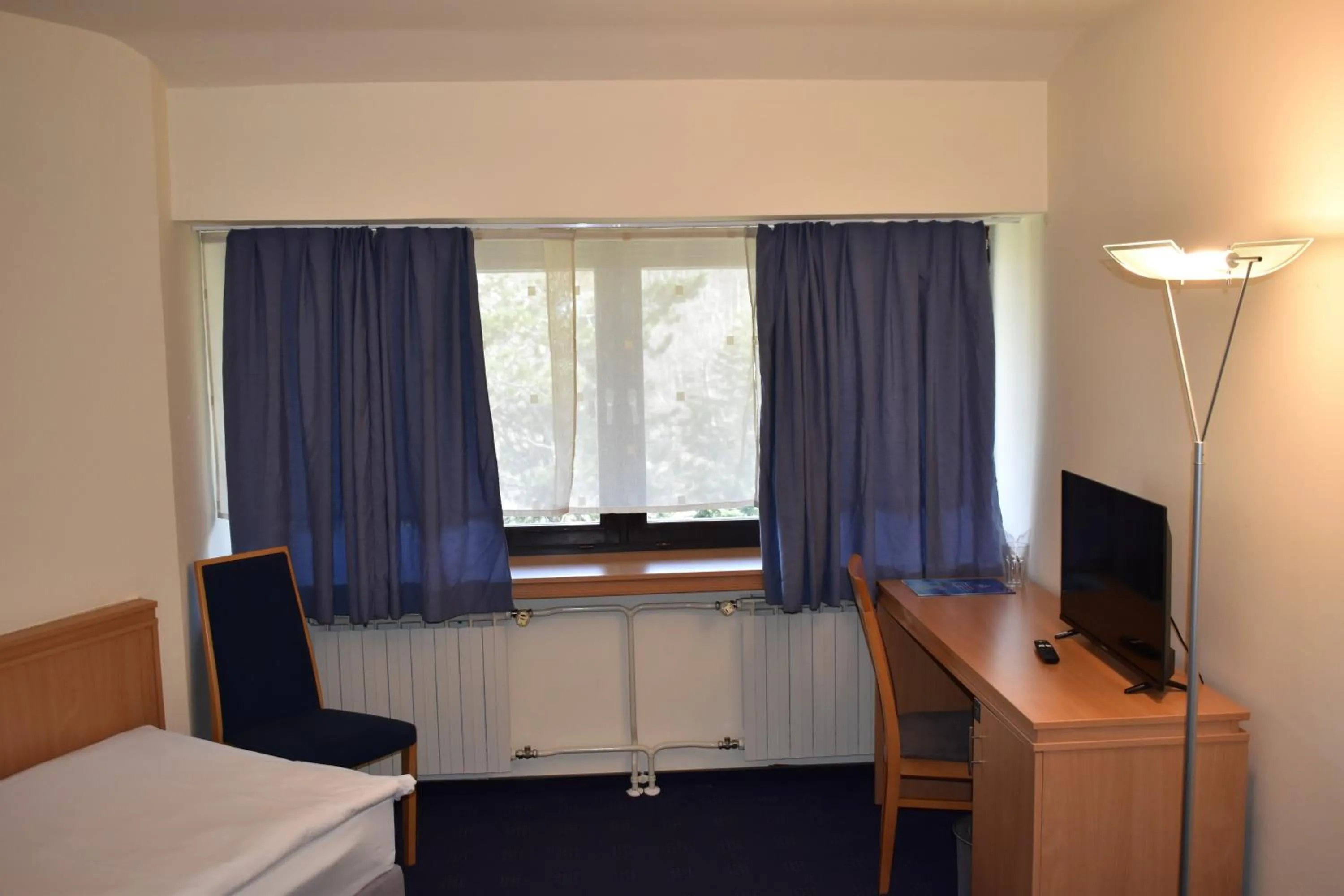 TV and multimedia, Bed in Hotel Tomislavov Dom