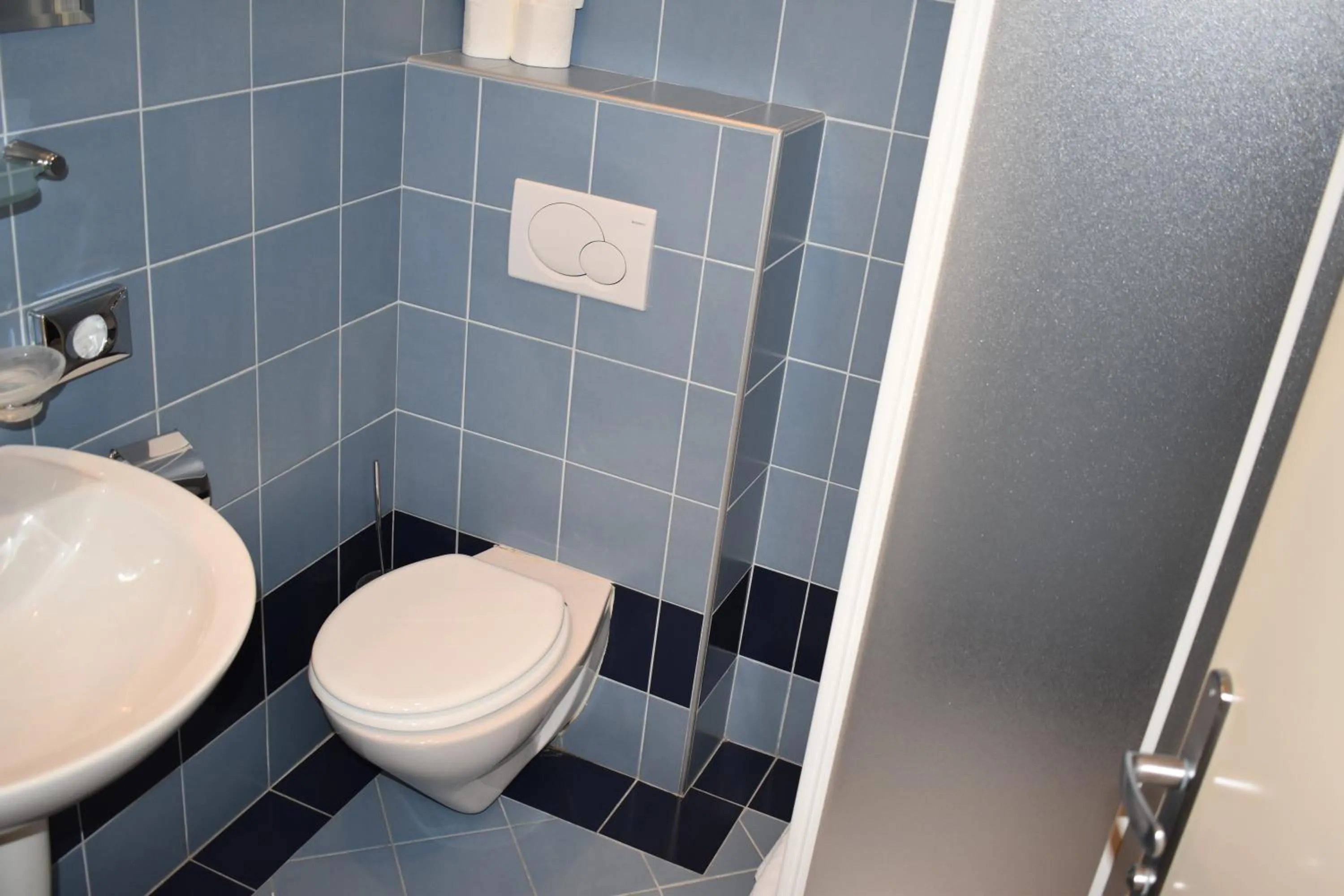 Shower in Hotel Tomislavov Dom