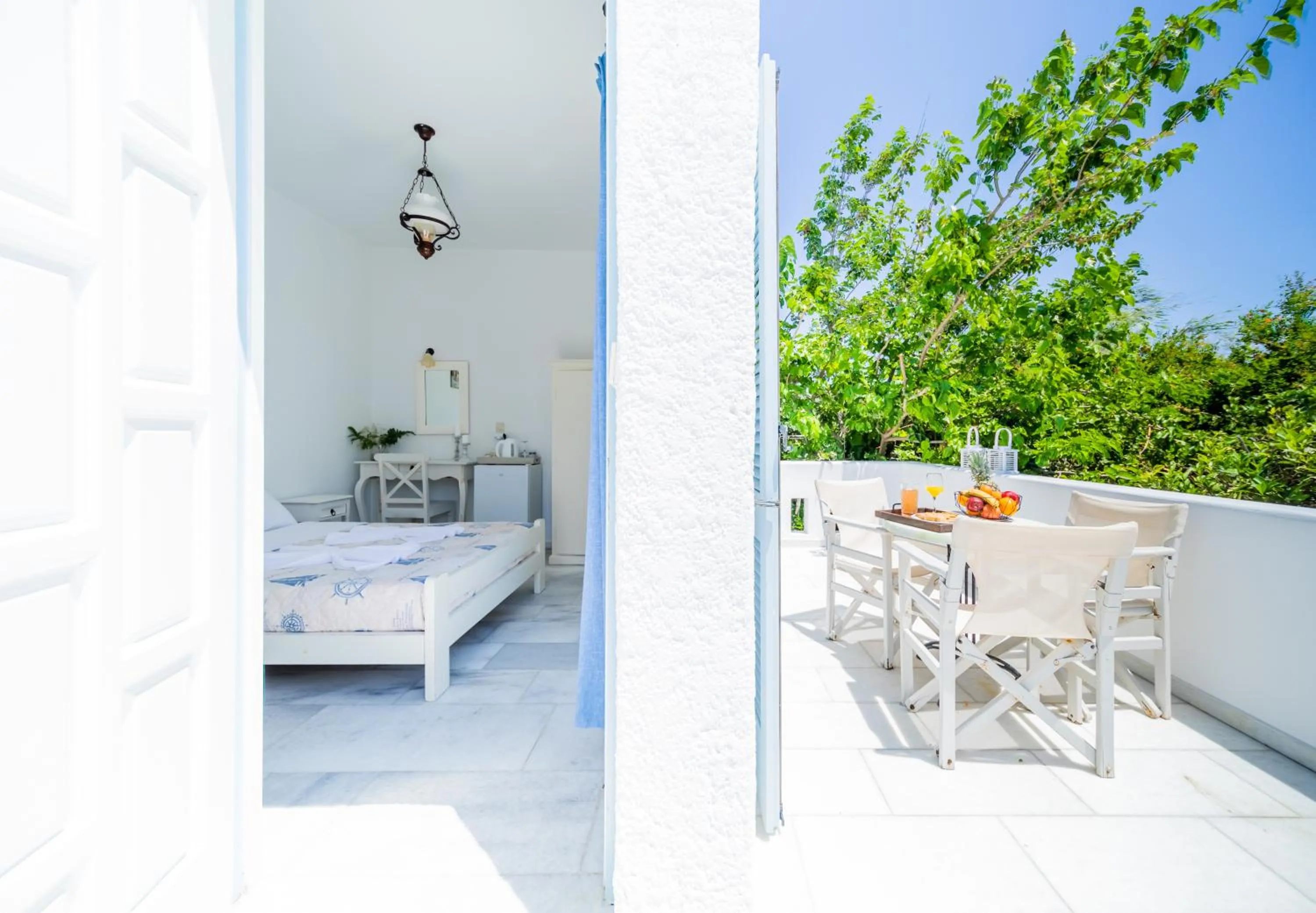 Balcony/Terrace, Bed in Agia Anna Living