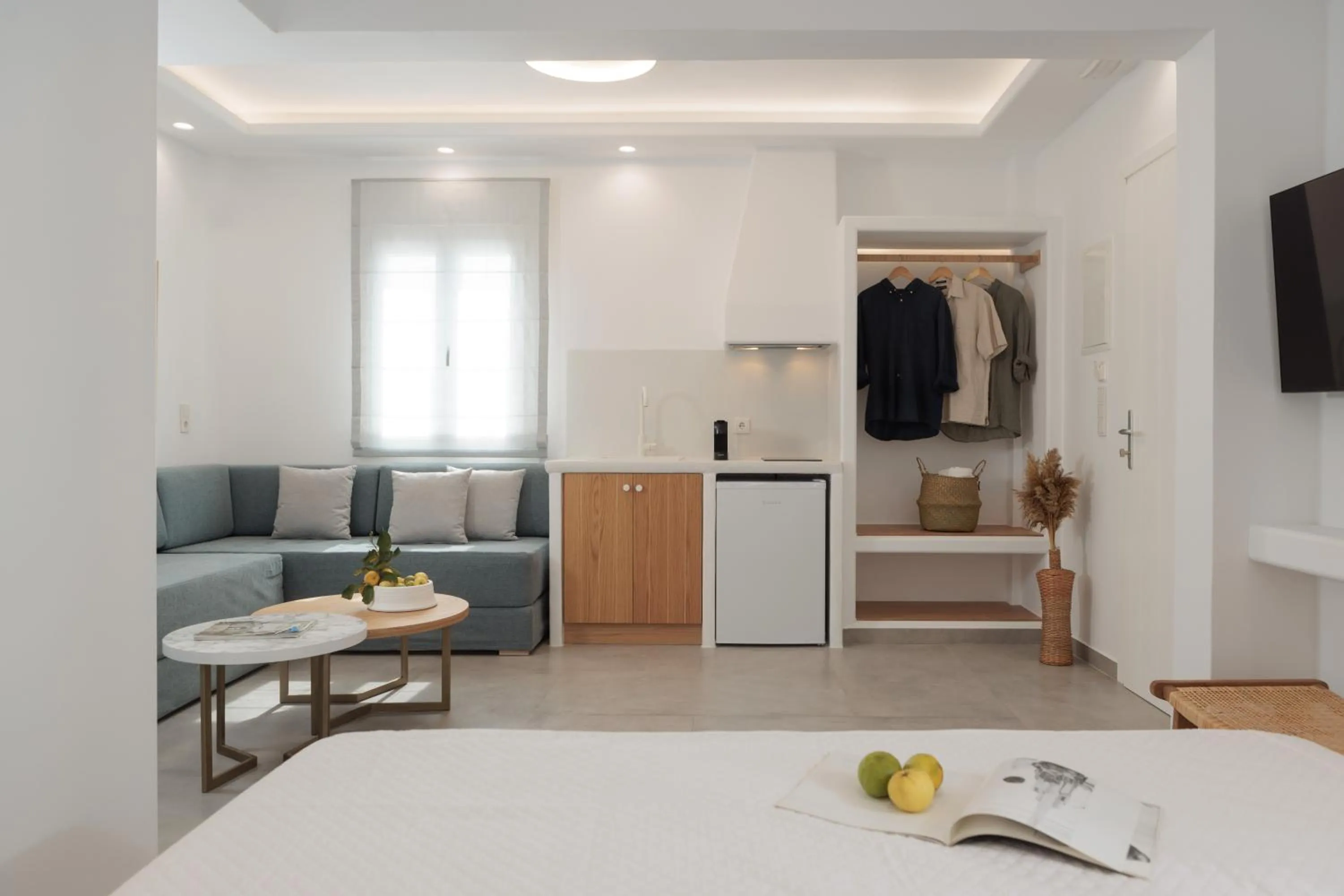 Living room, Bed in Agia Anna Living