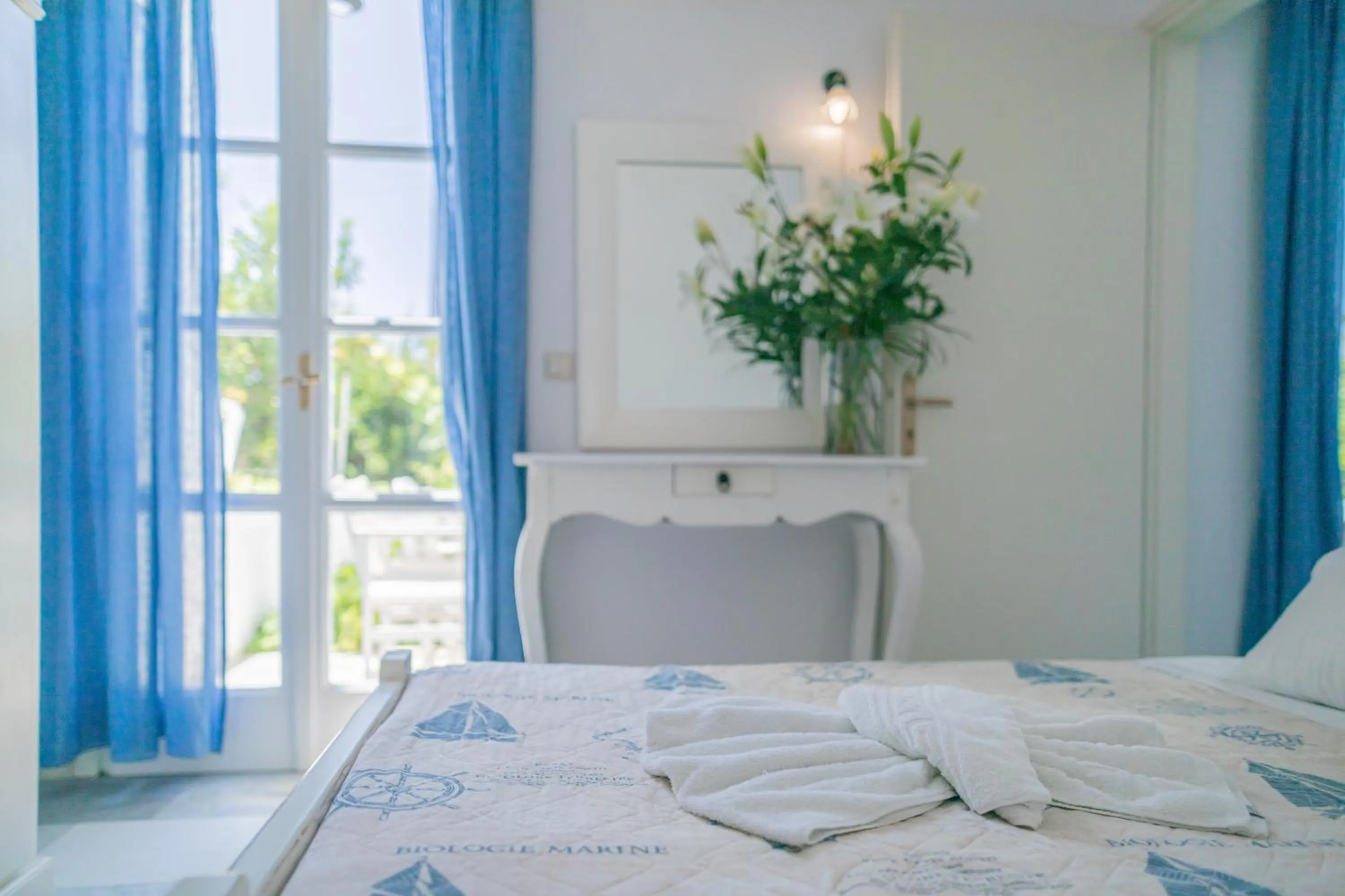 Bedroom, Bed in Agia Anna Living