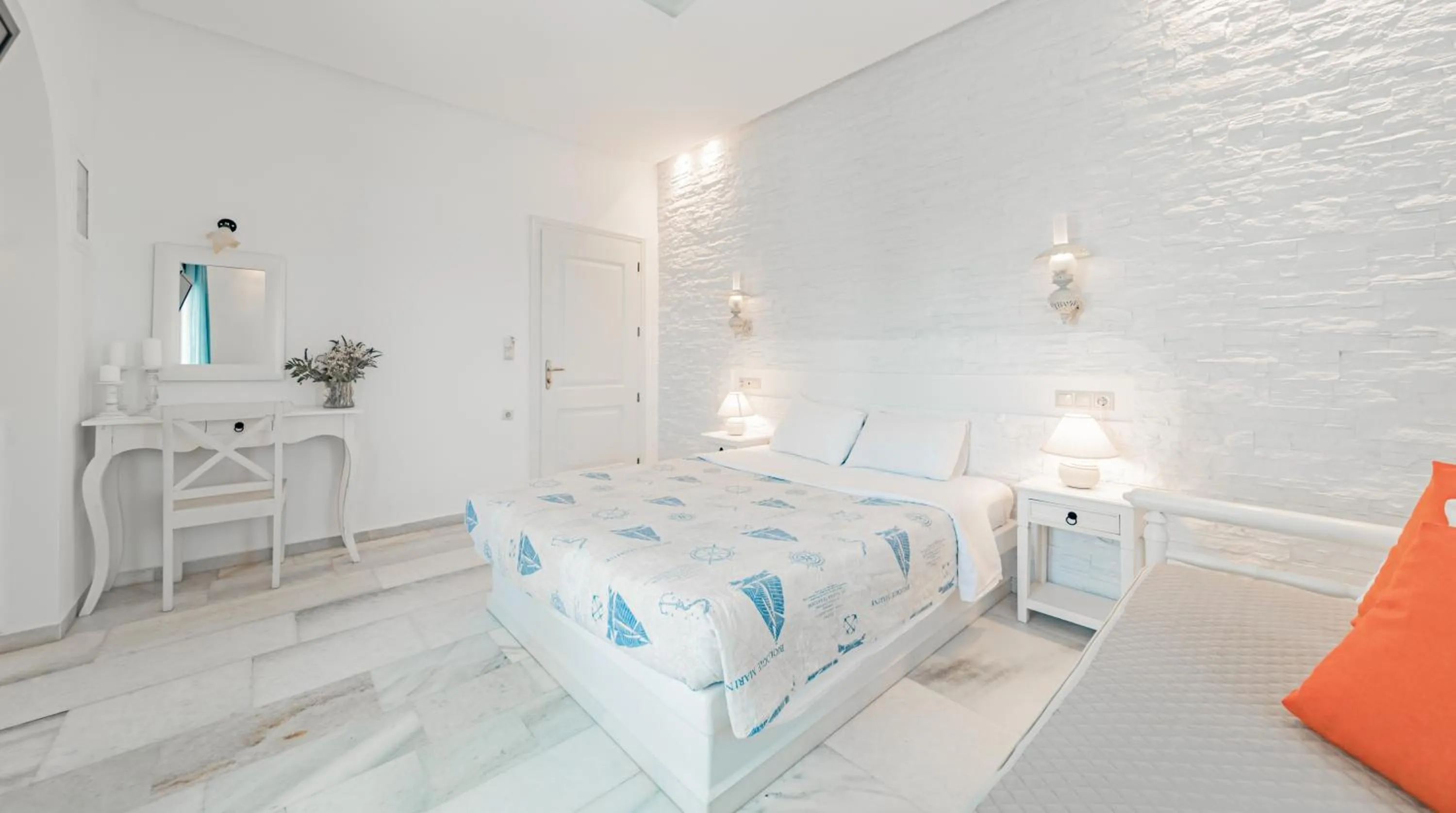 Photo of the whole room, Bed in Agia Anna Living