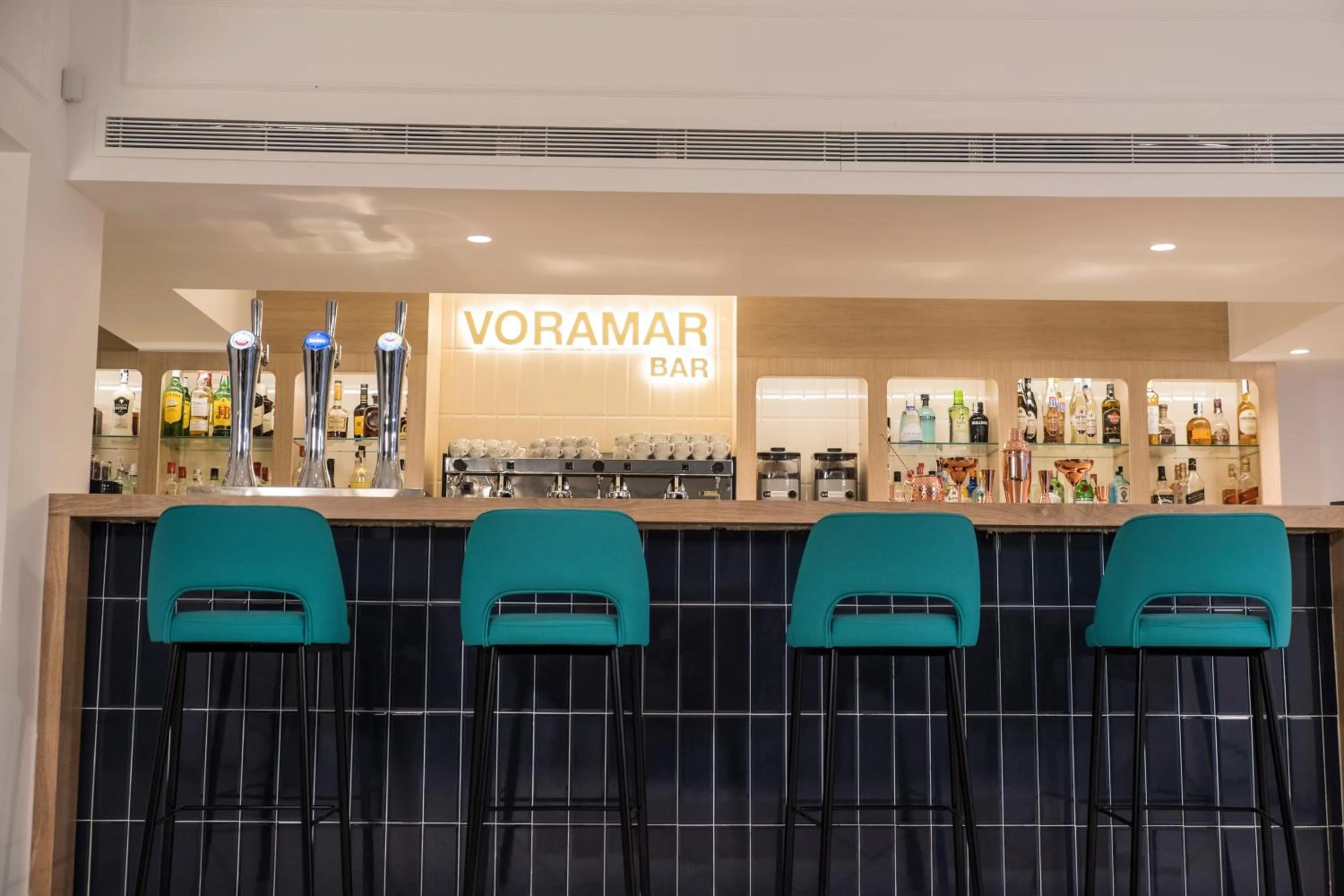Lounge or bar in Hotel Voramar
