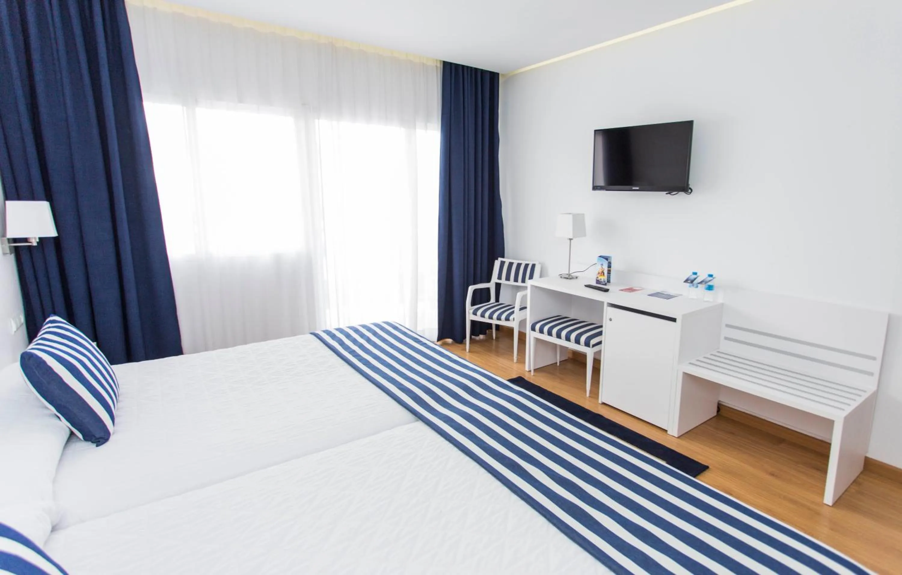 Photo of the whole room, Bed in Hotel Voramar