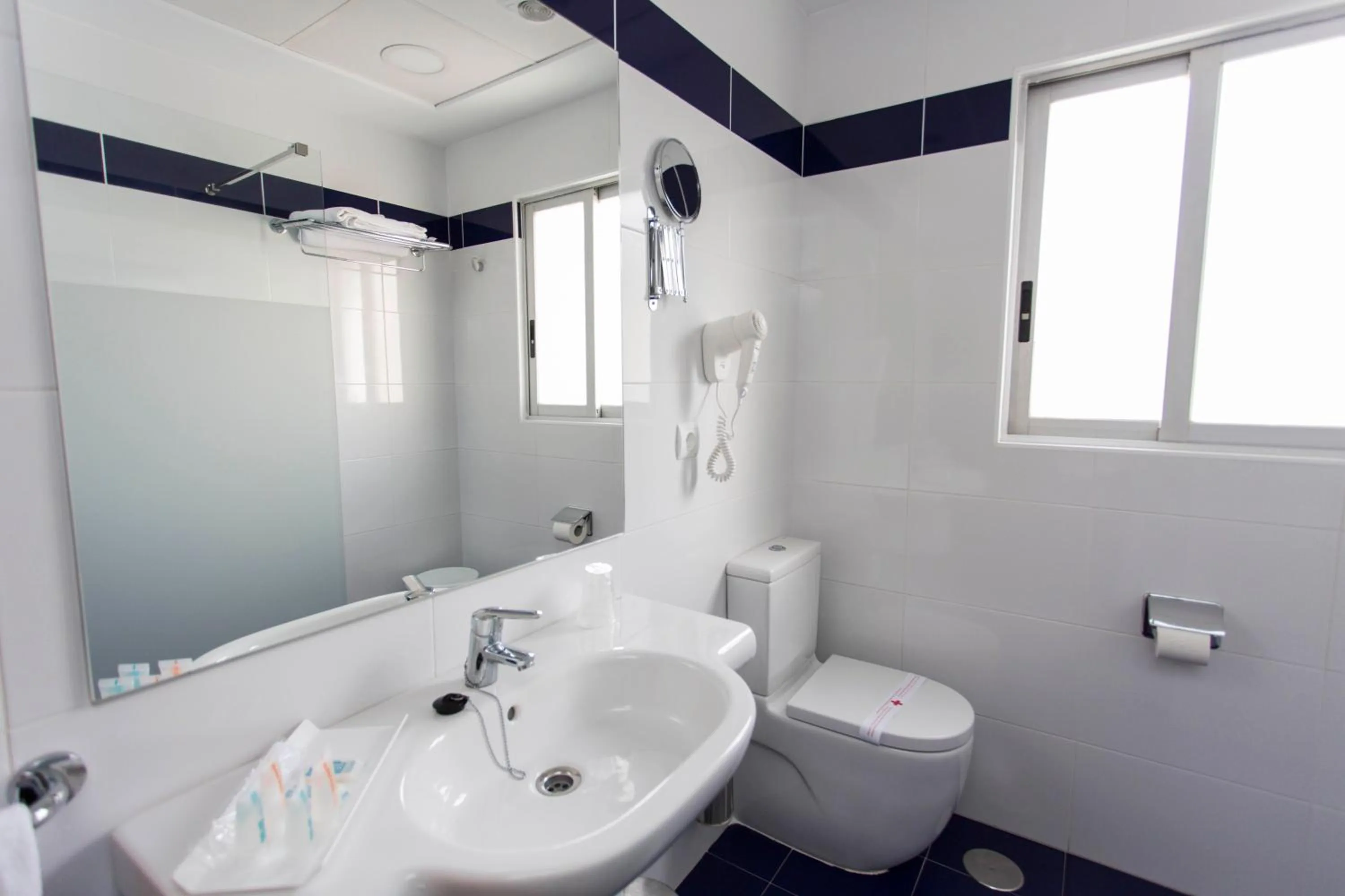 Toilet in Hotel Voramar