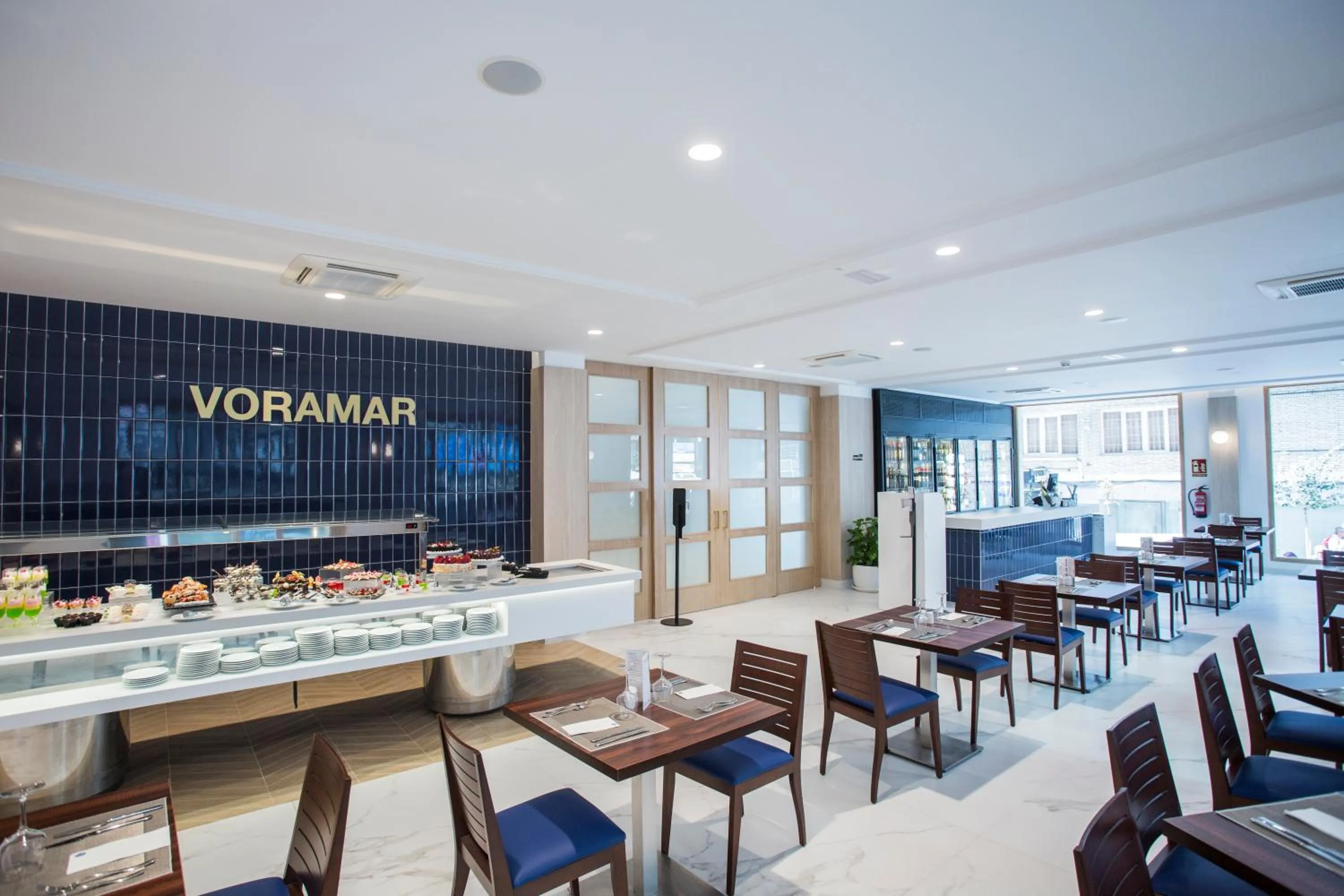 Restaurant/places to eat in Hotel Voramar