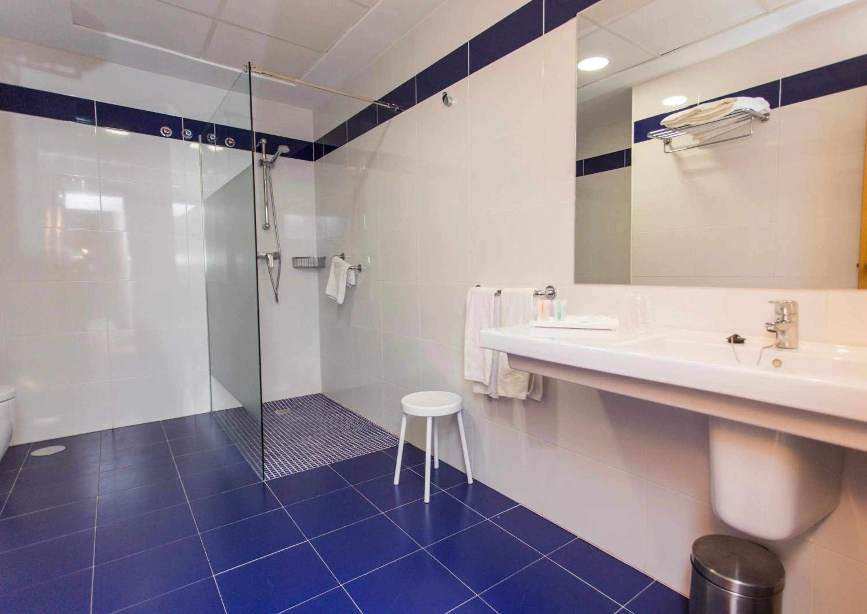 Bathroom in Hotel Voramar