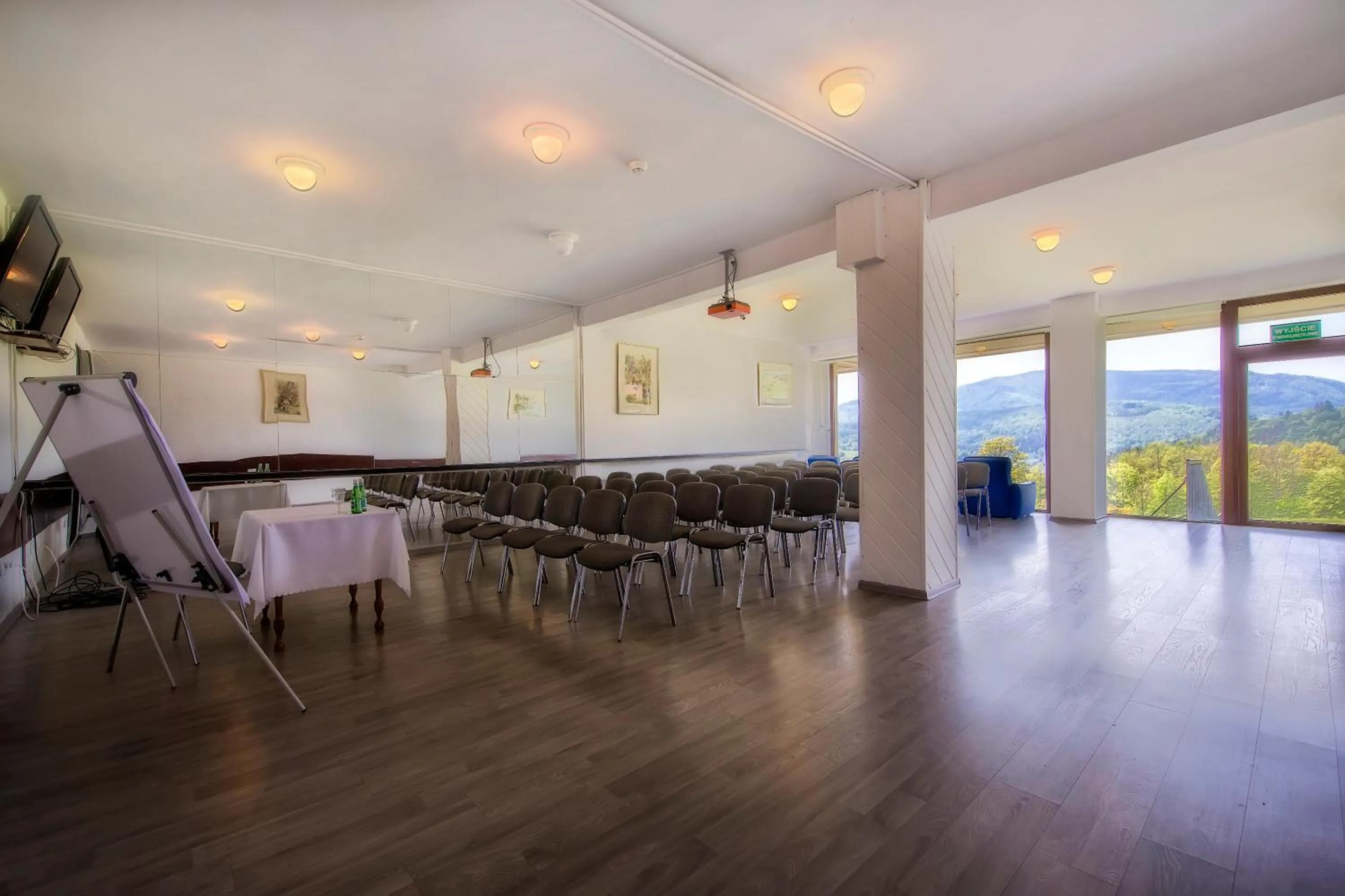 Business facilities in Krokus