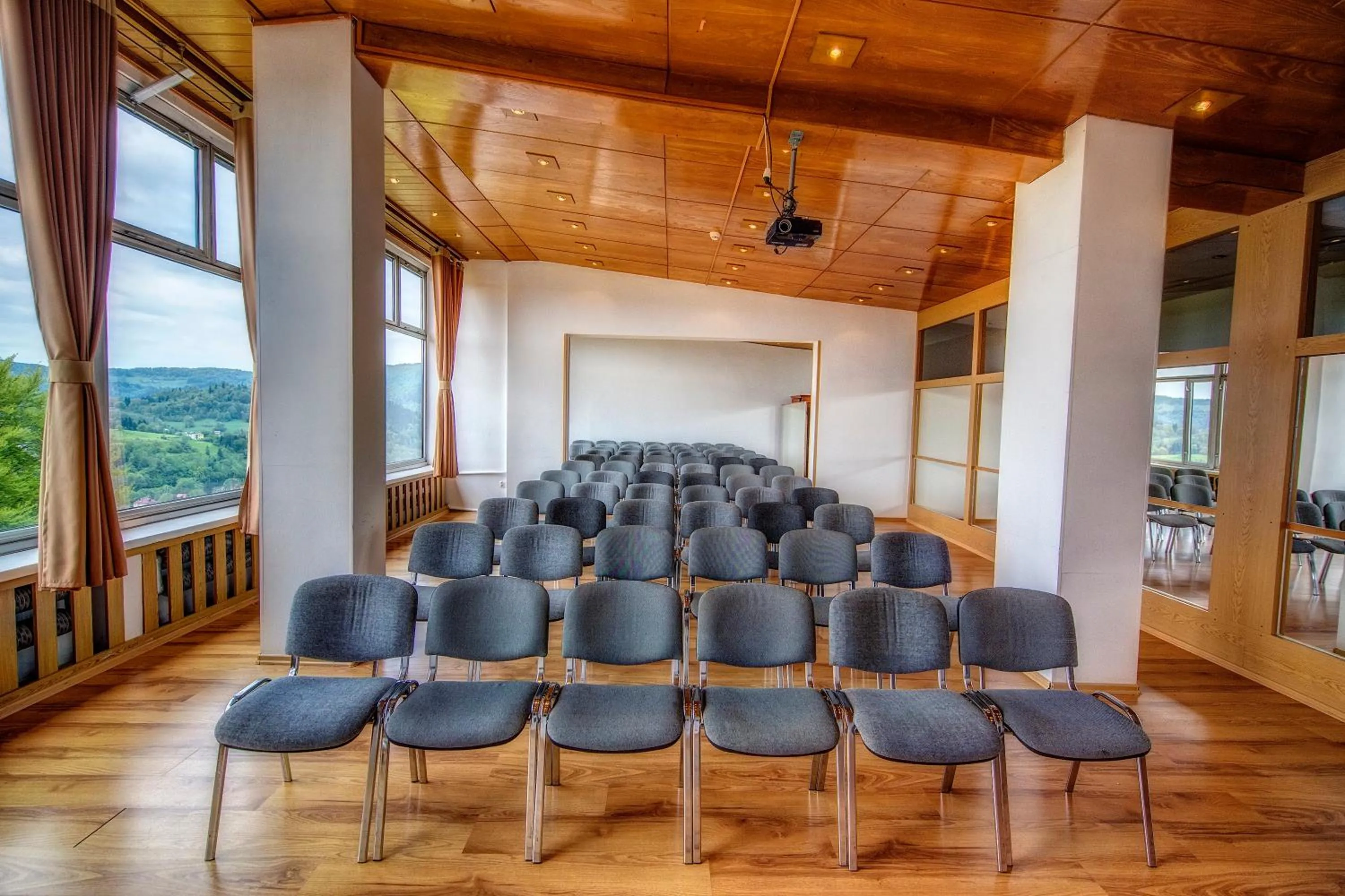 Business facilities in Krokus