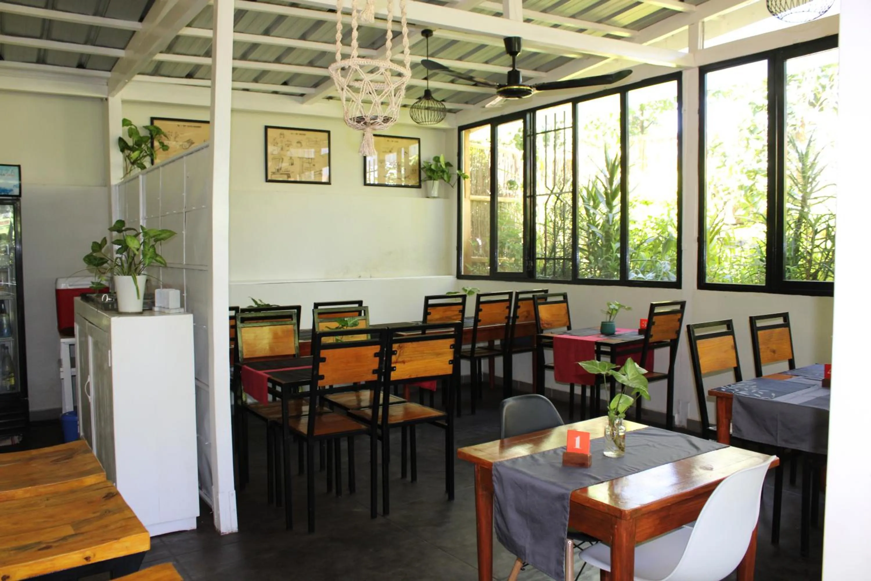 Restaurant/places to eat in SOUIMANGA-HOTEL