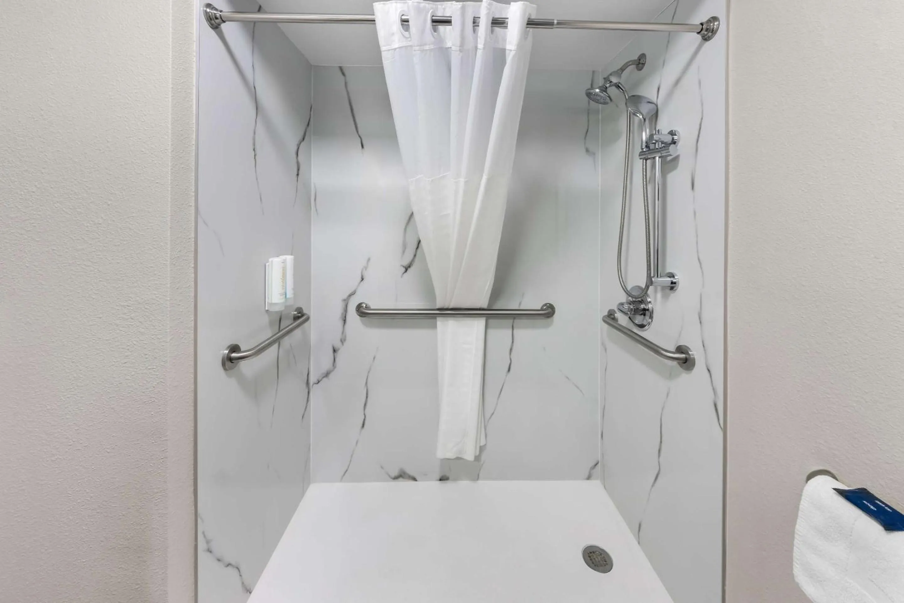 Bedroom in Motel 6-San Antonio, TX - Medical Center South