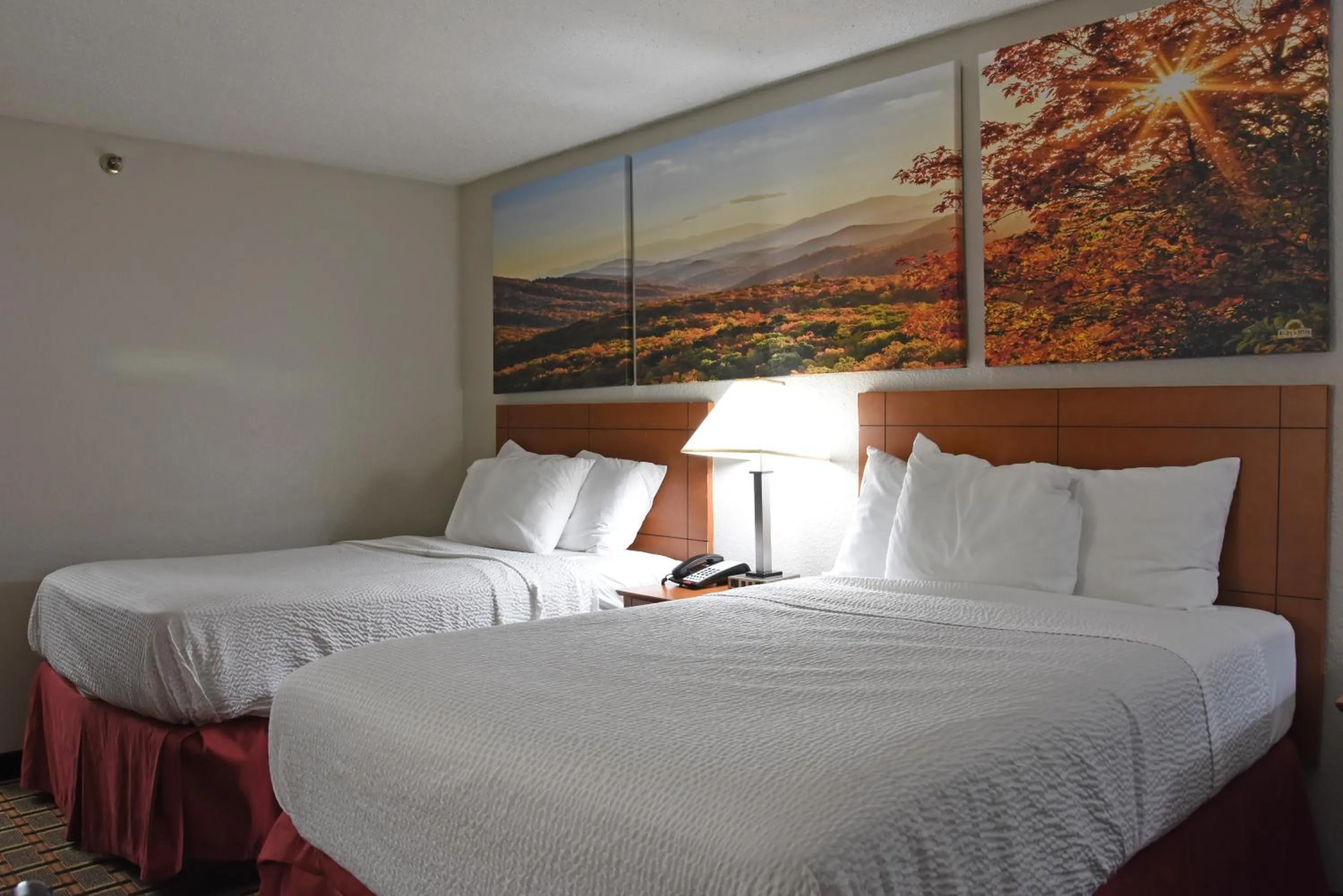 Bedroom, Bed in Days Inn by Wyndham Lebanon