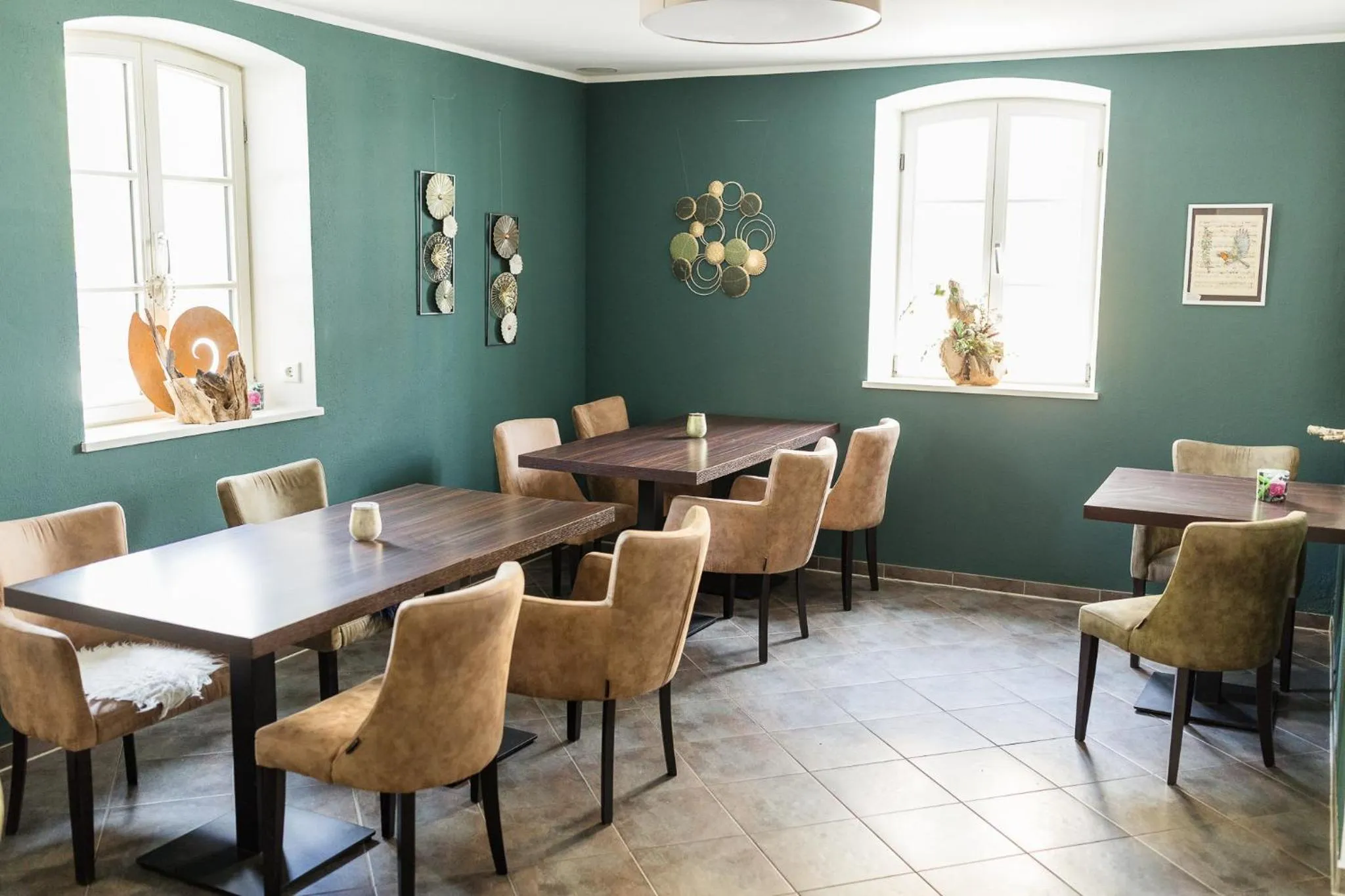 Restaurant/places to eat in Hotel DAH-Inn