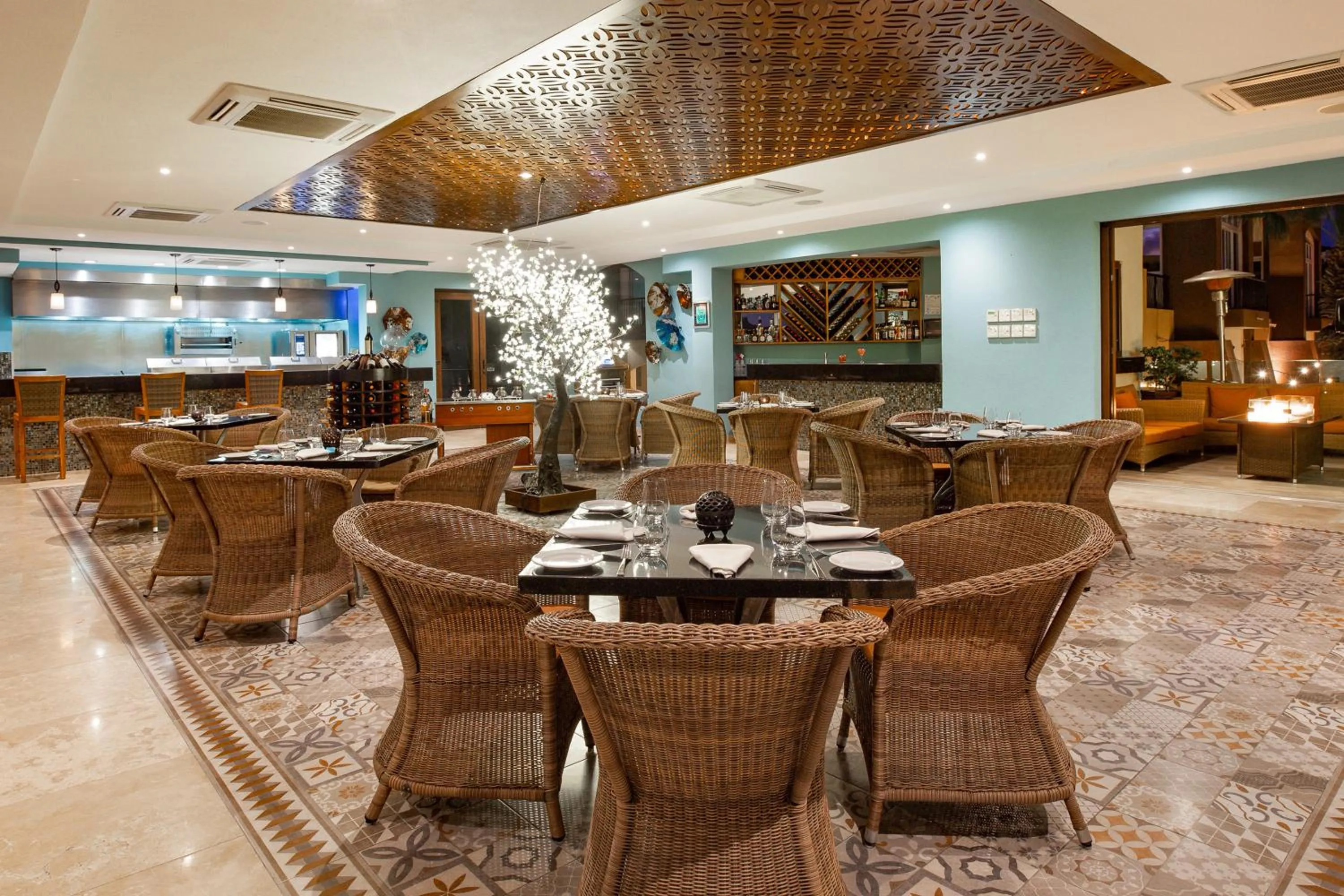Restaurant/places to eat in Villa del Arco Beach Resort & Spa