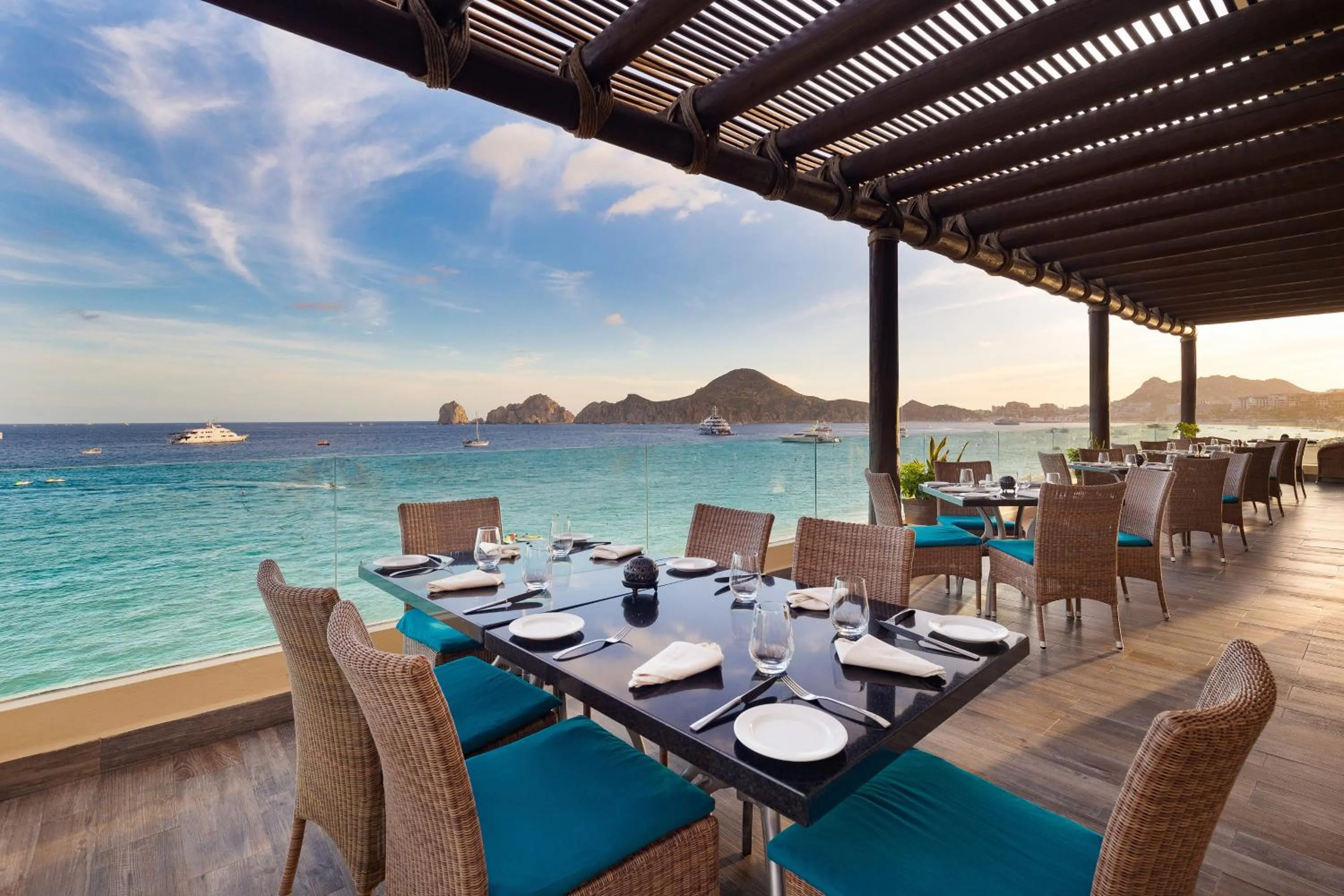 Restaurant/places to eat in Villa del Arco Beach Resort & Spa