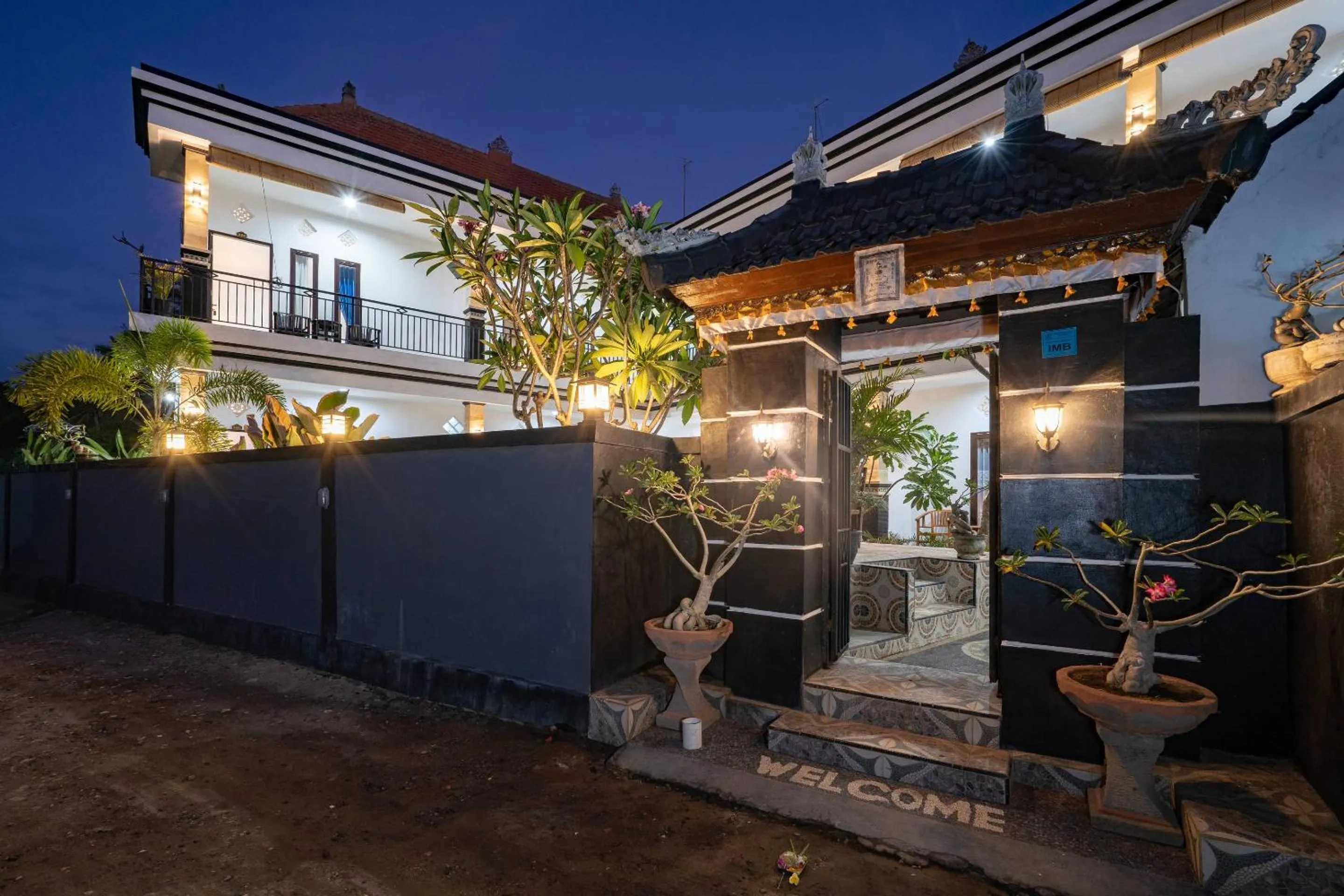 Facade/entrance in Nusa Sentana Lembongan Bali