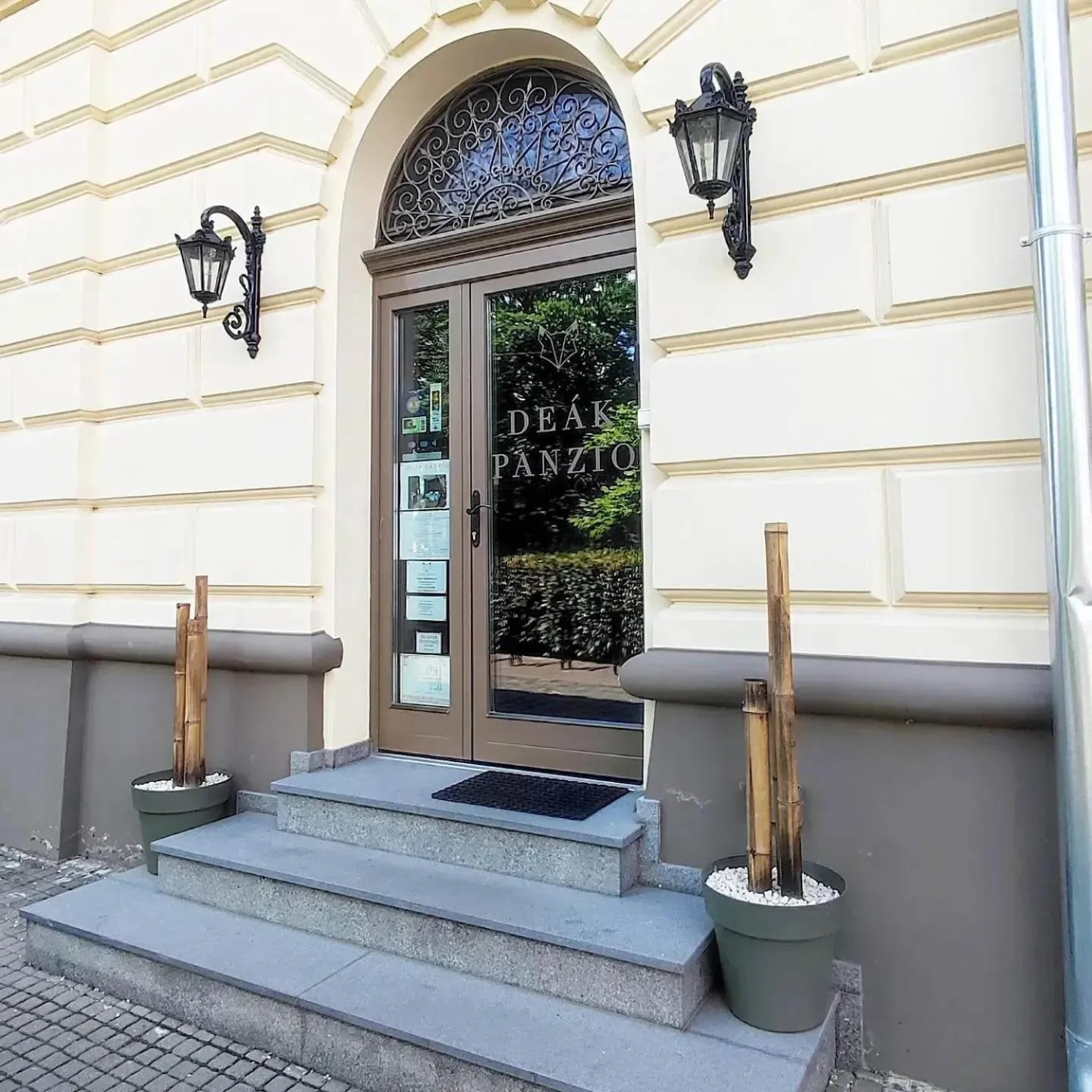 Property building in Deák Panzió