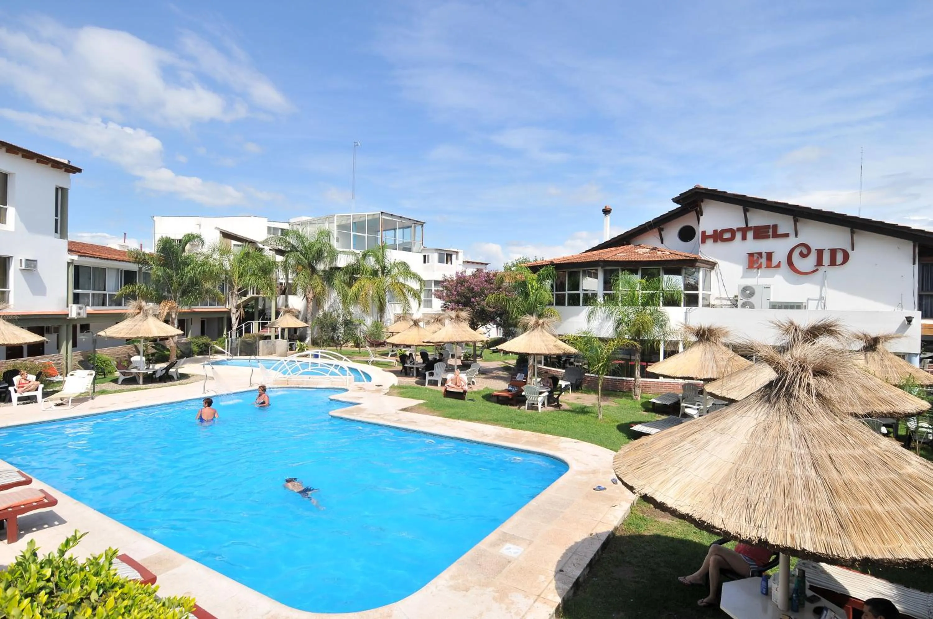 Swimming pool in Hotel El Cid