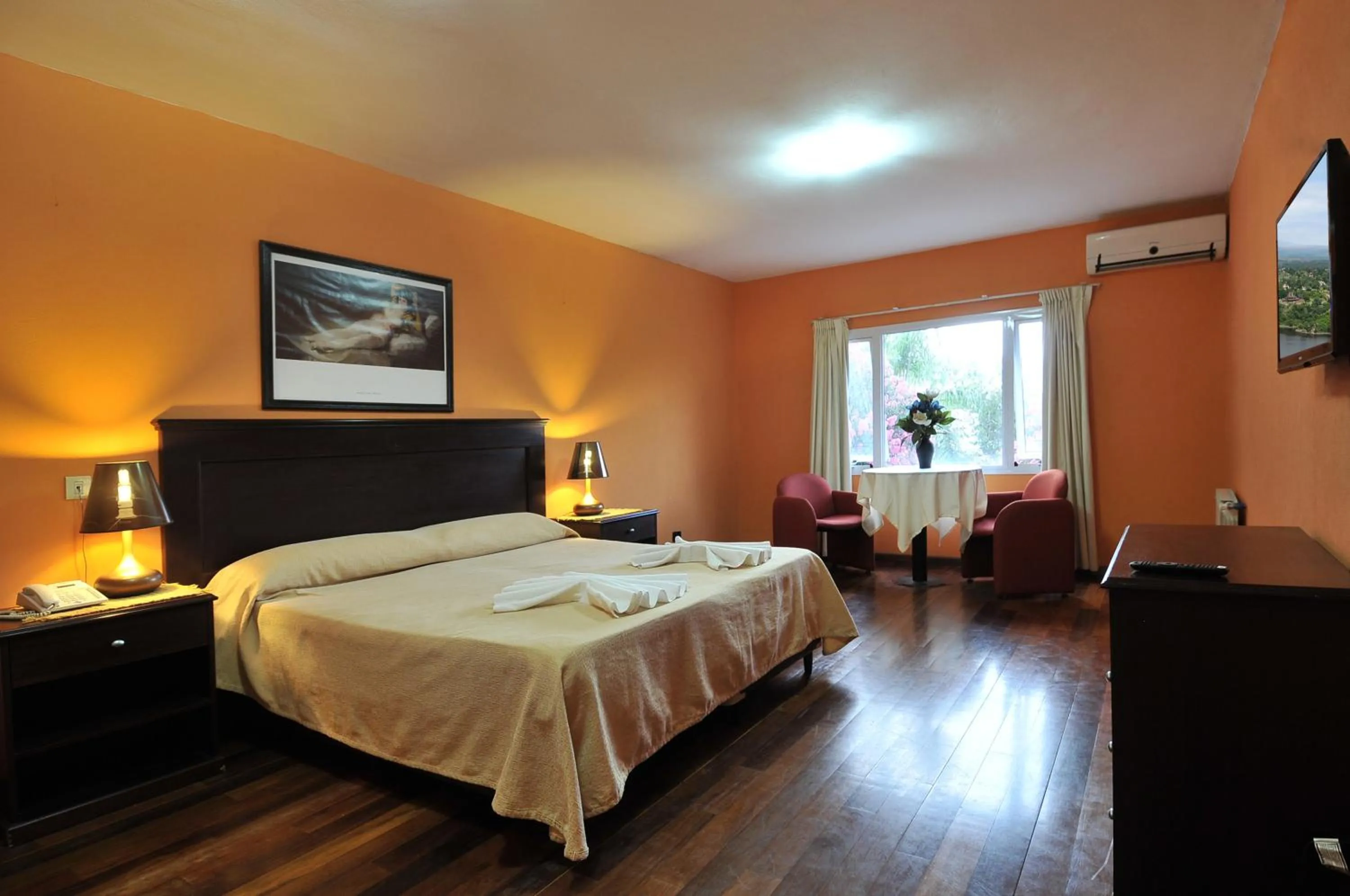 Bedroom, Bed in Hotel El Cid