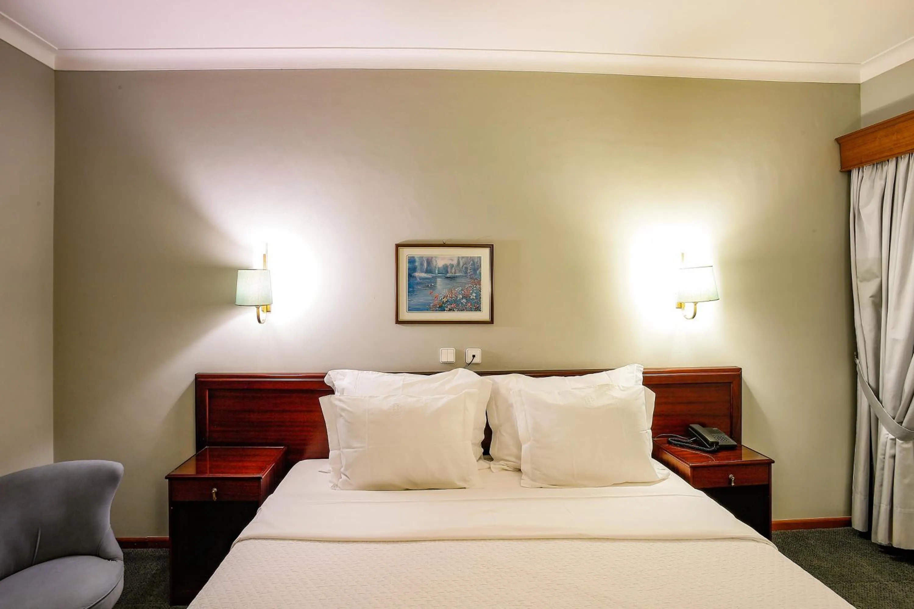 Bathroom, Bed in Hotel Boavista I