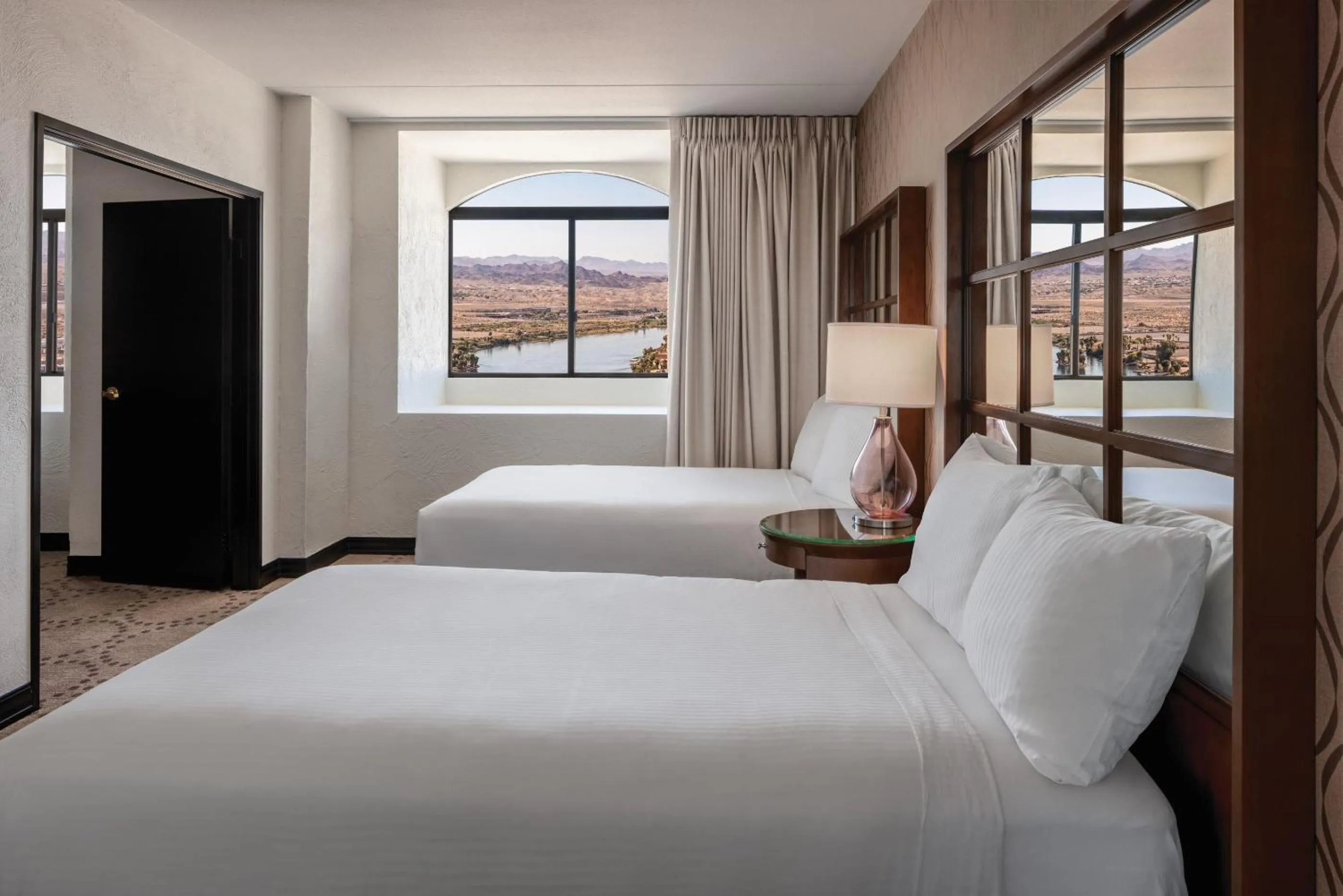 Bedroom, Bed in Harrah's Laughlin, A Caesars Destination