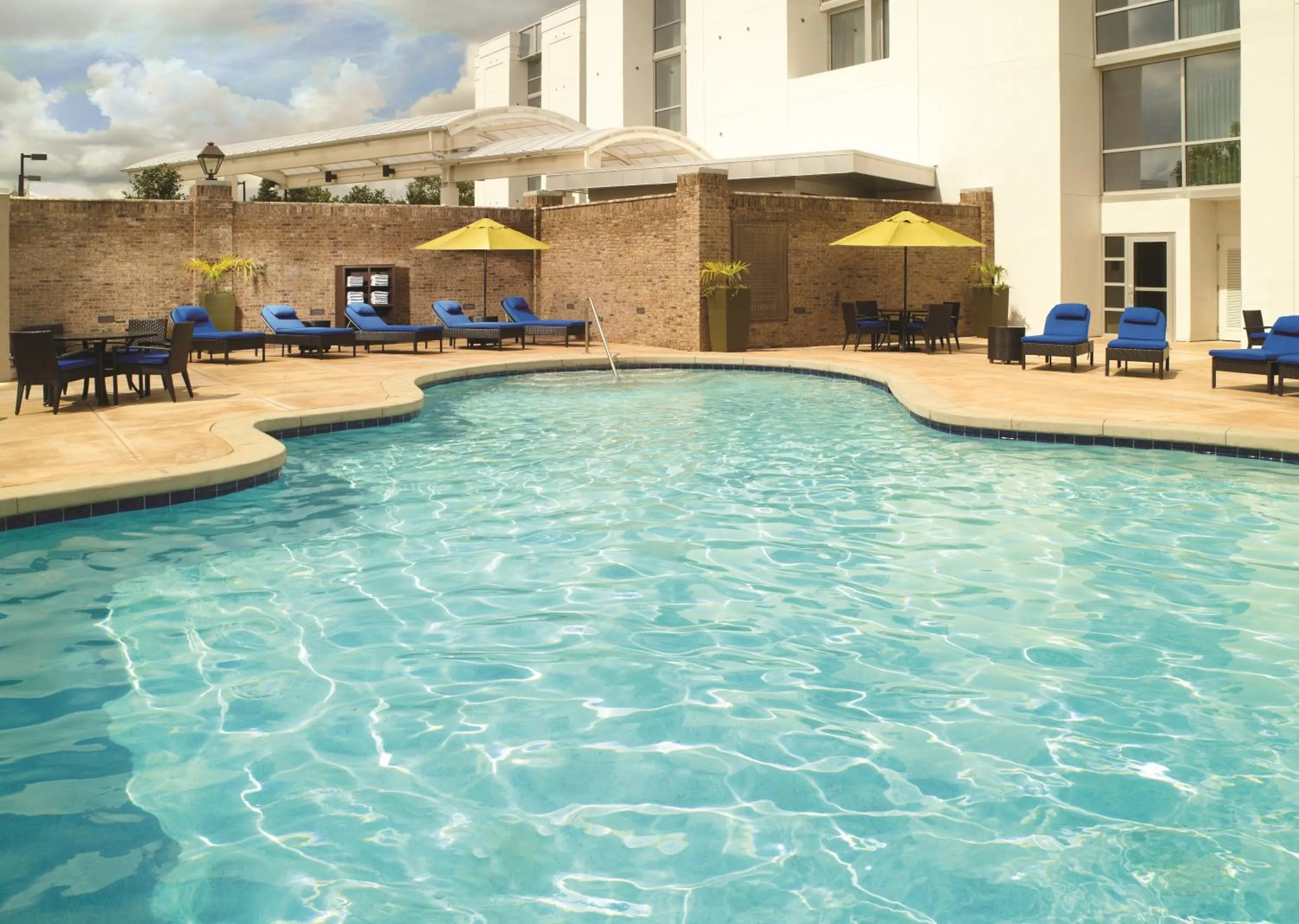 Swimming pool in Crowne Plaza Charleston by IHG