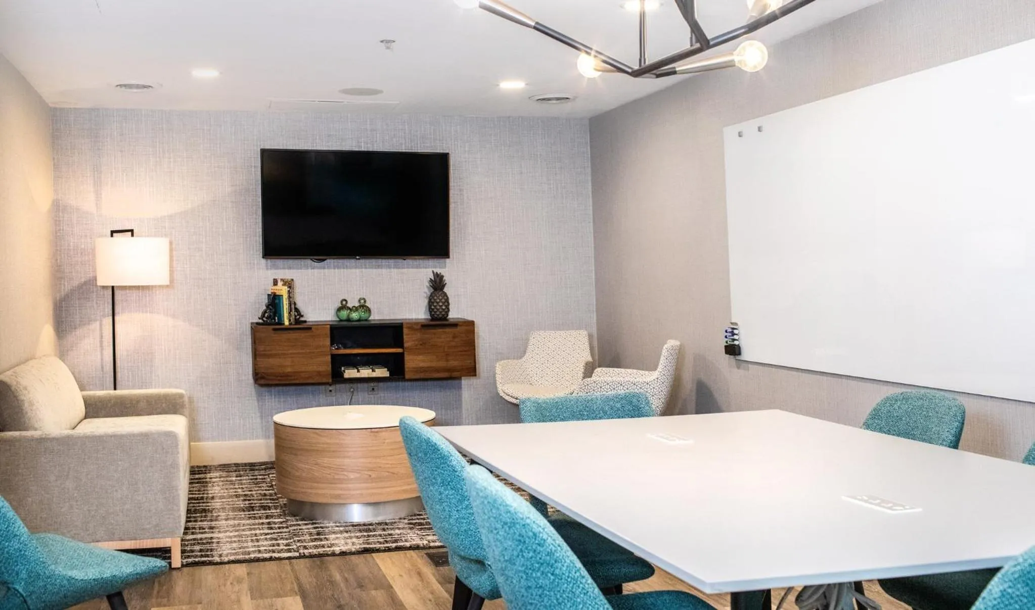 Meeting/conference room in Crowne Plaza Charleston by IHG