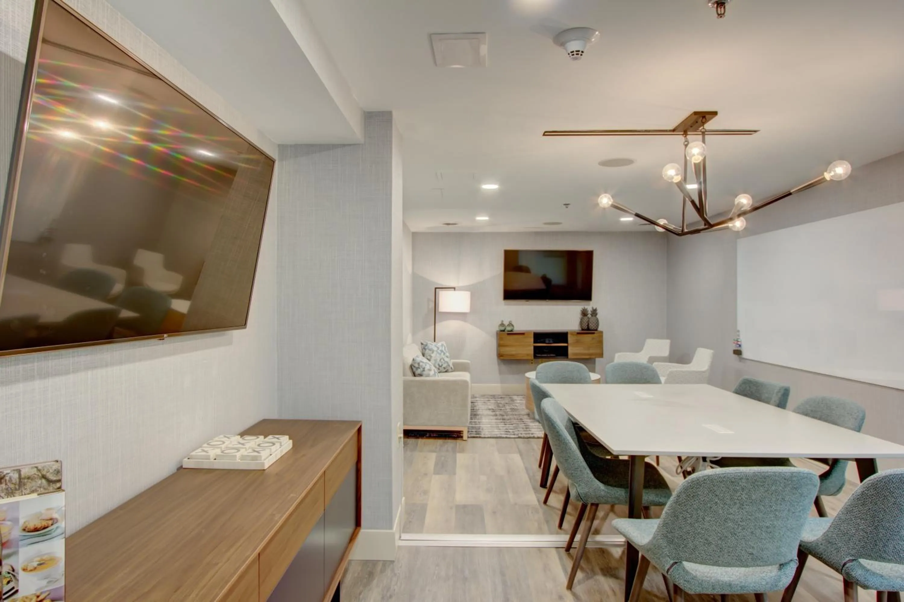 Meeting/conference room in Crowne Plaza Charleston by IHG