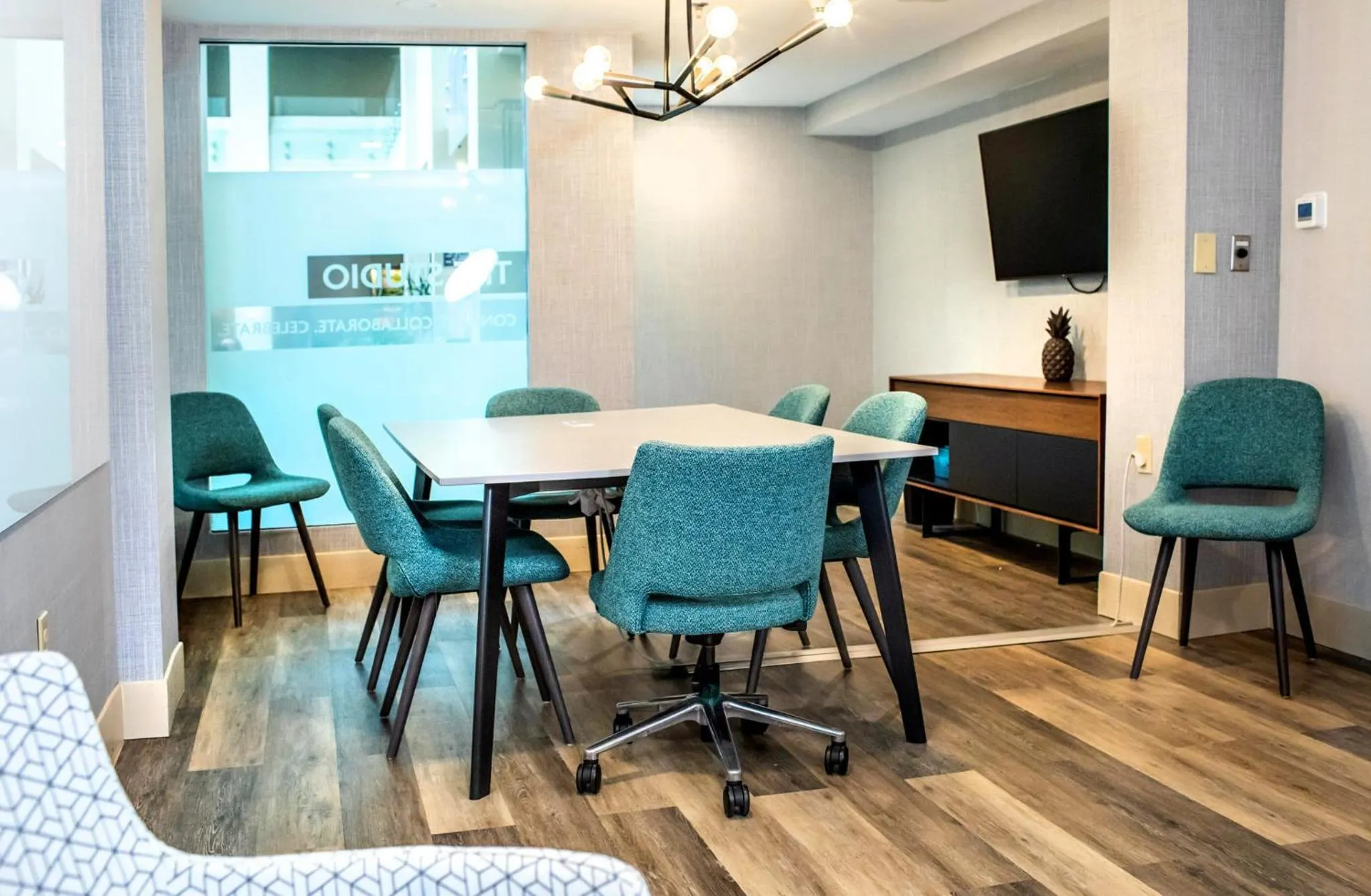 Meeting/conference room in Crowne Plaza Charleston by IHG